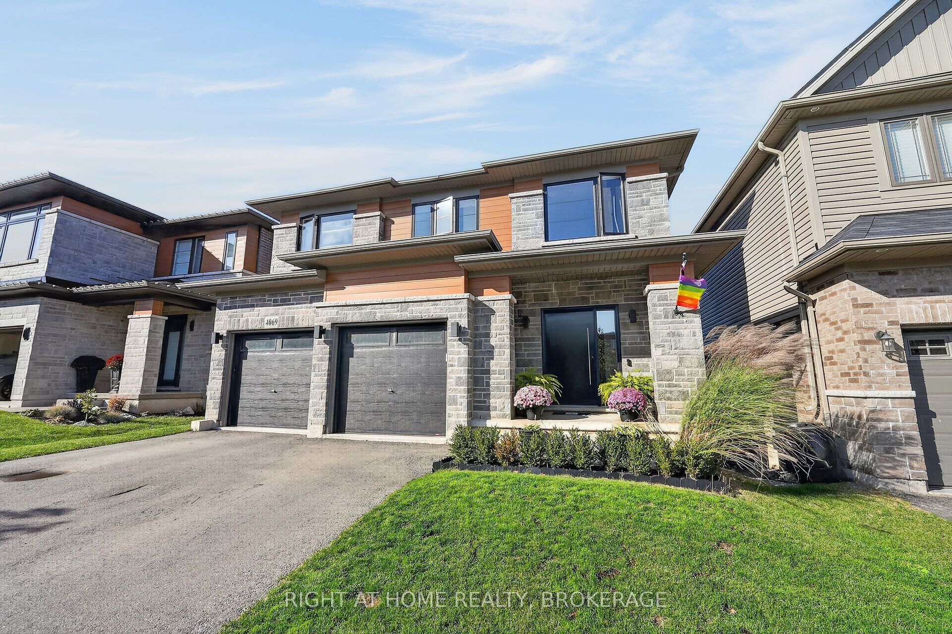 4069 Brock Street N Property Photo 1