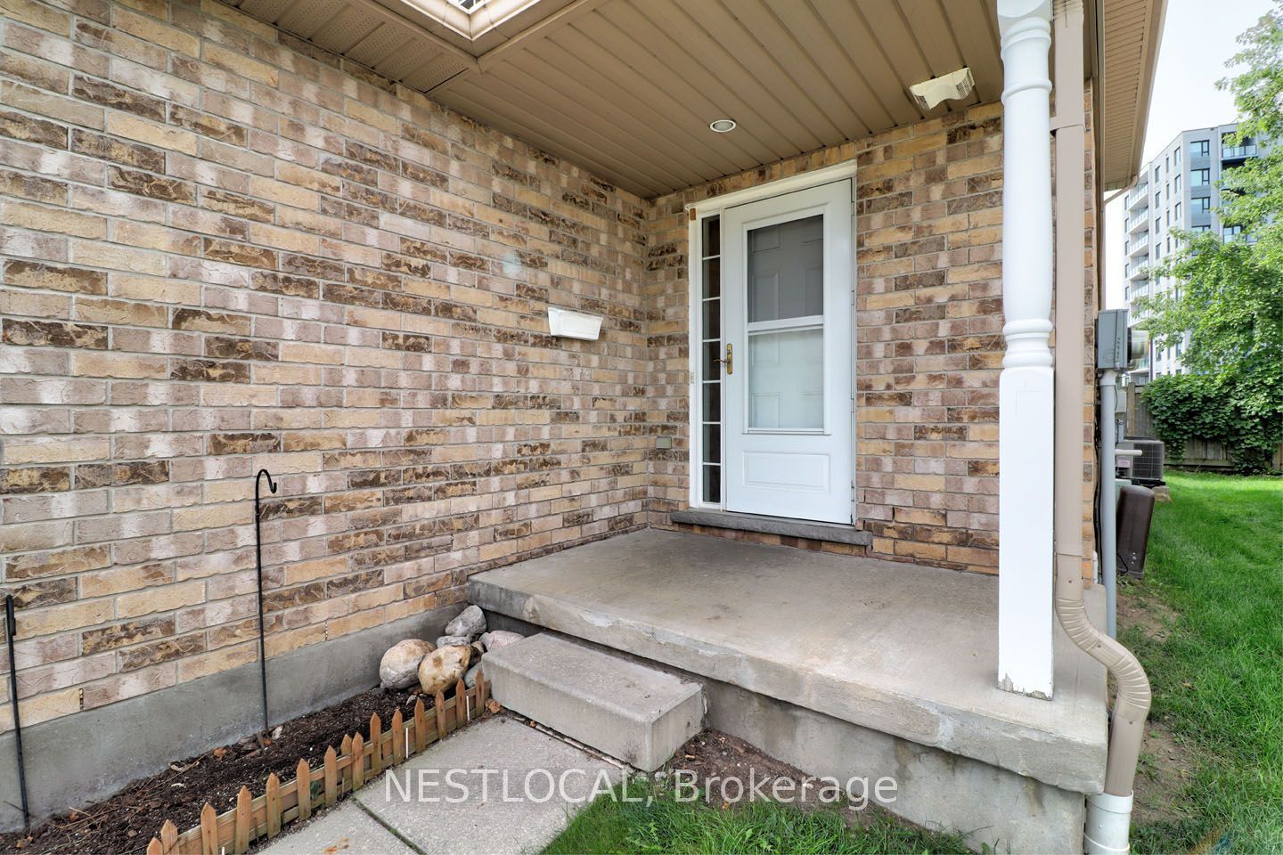 10 Fallowfield Drive 11 Property Photo 4