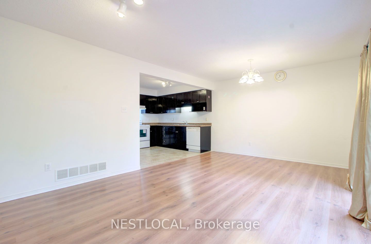 10 Fallowfield Drive 11 Property Photo 14