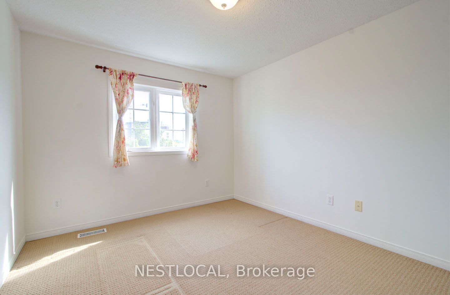 10 Fallowfield Drive 11 Property Photo 23