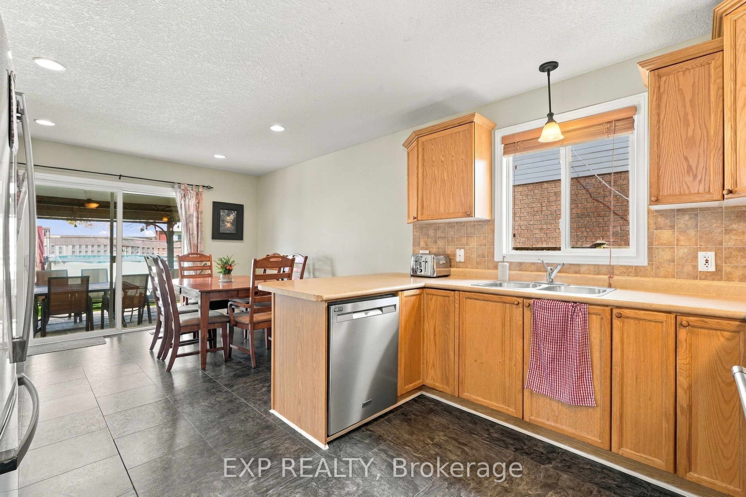 99 Stiefelmeyer Crescent Property Photo 12