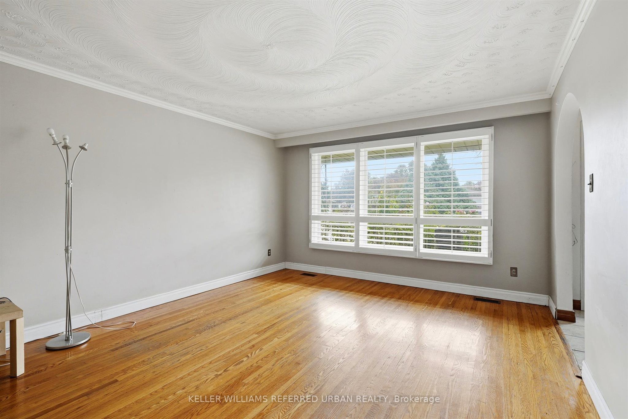 128 Hadeland Avenue Property Photo 3