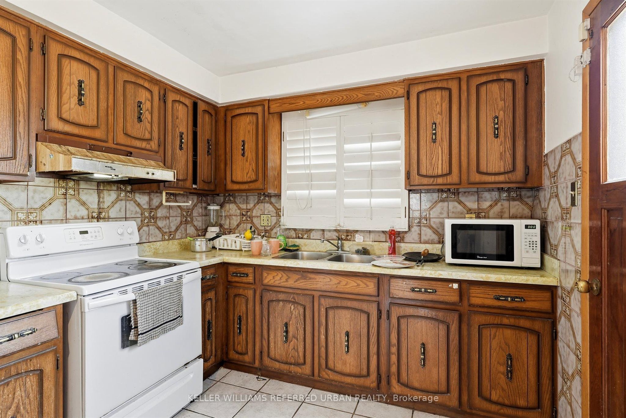 128 Hadeland Avenue Property Photo 8