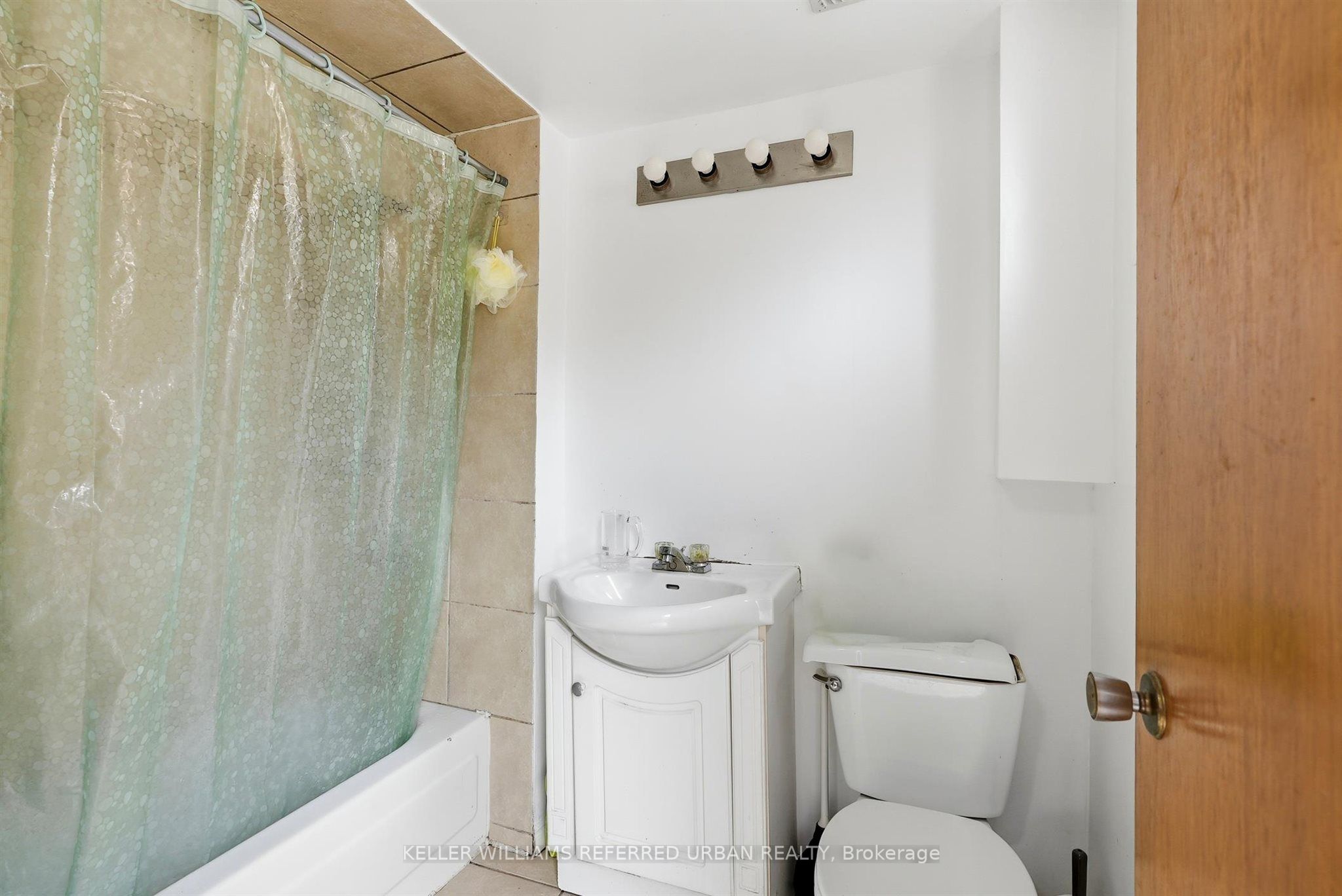 128 Hadeland Avenue Property Photo 17