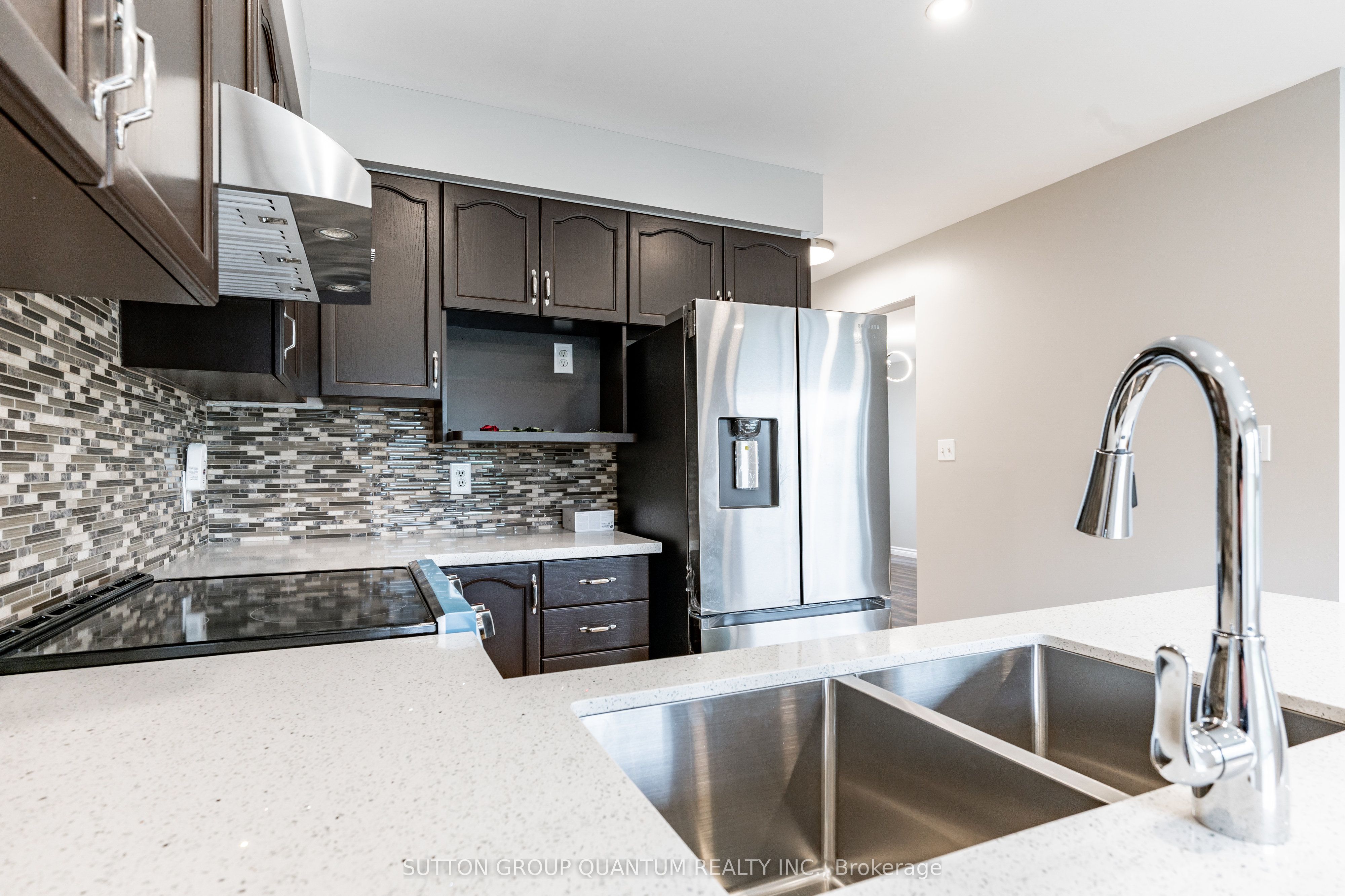 48 White Sands Court Upper Property Photo 11