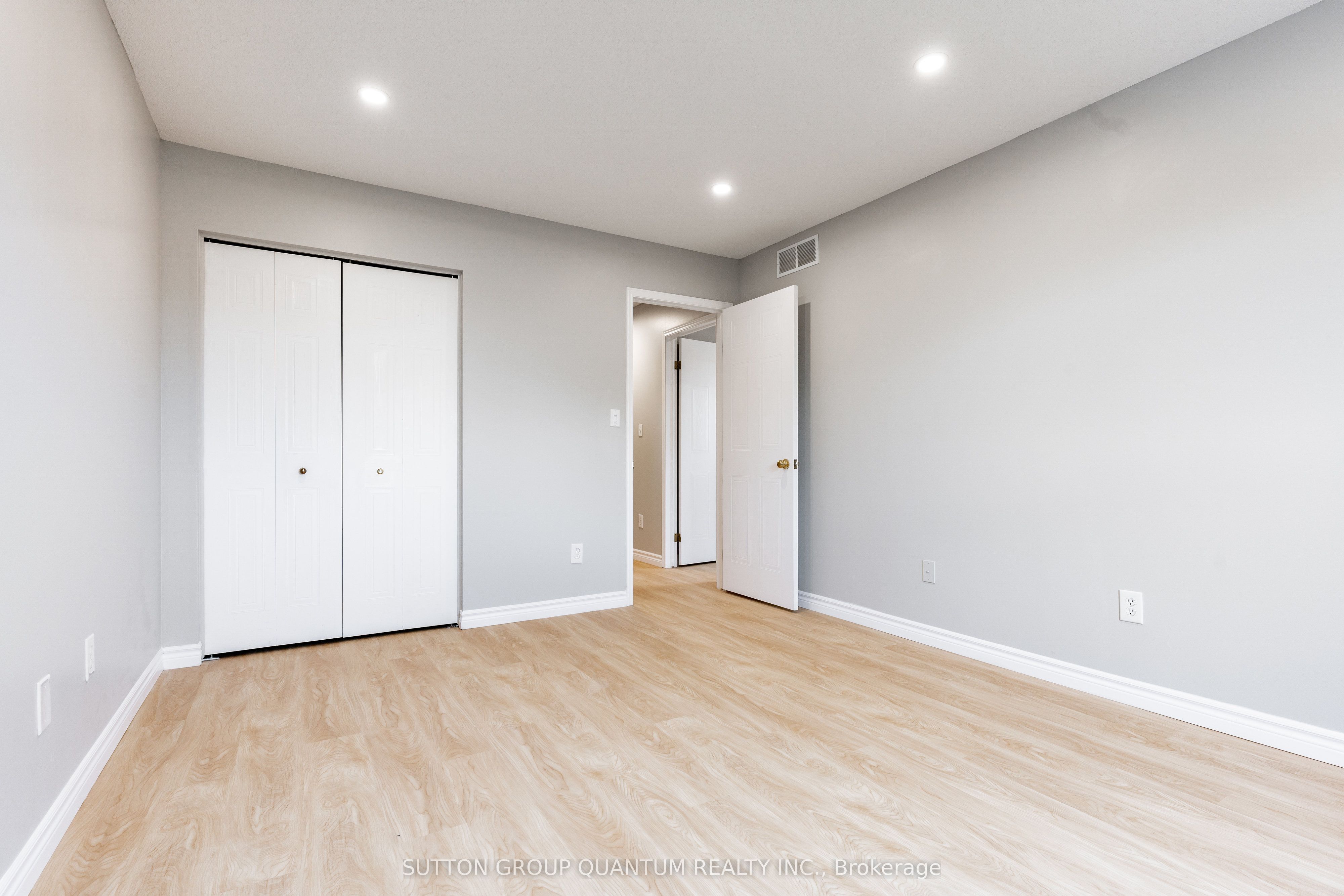 48 White Sands Court Upper Property Photo 17