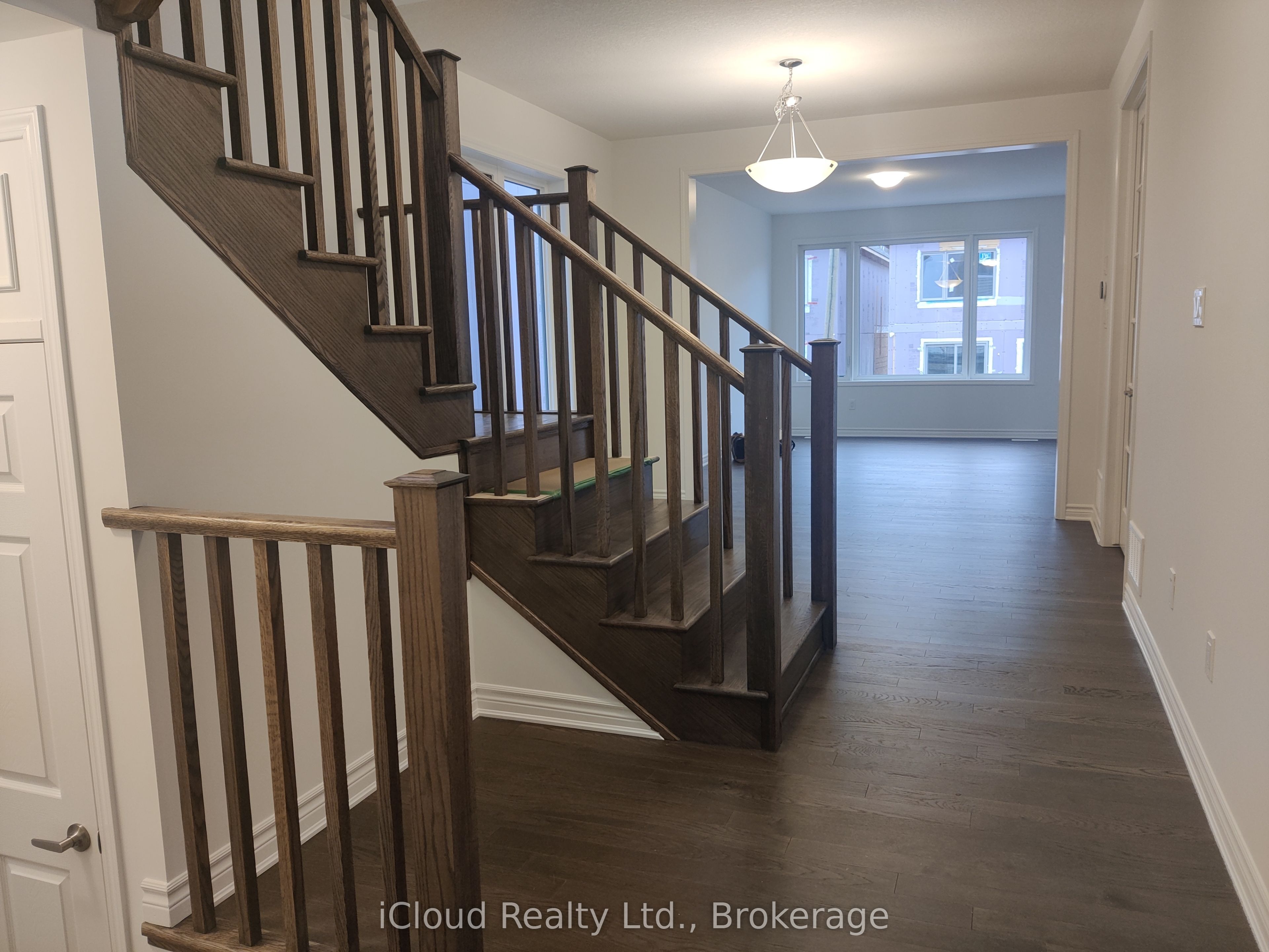 26 Milt Schmidt Street Property Photo 1