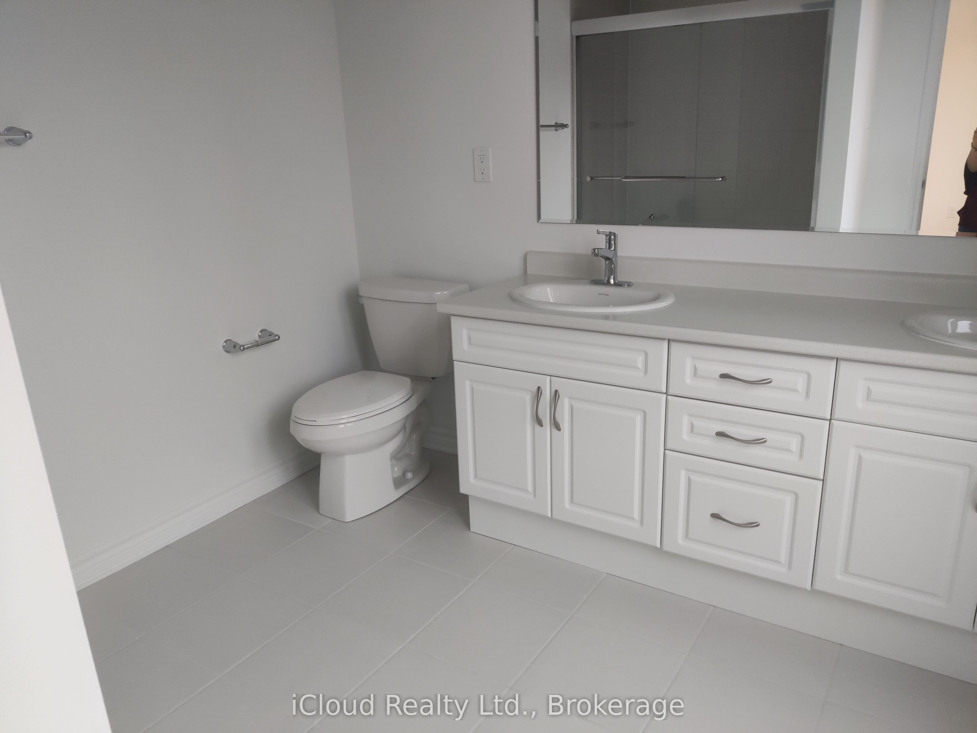 26 Milt Schmidt Street Property Photo 3