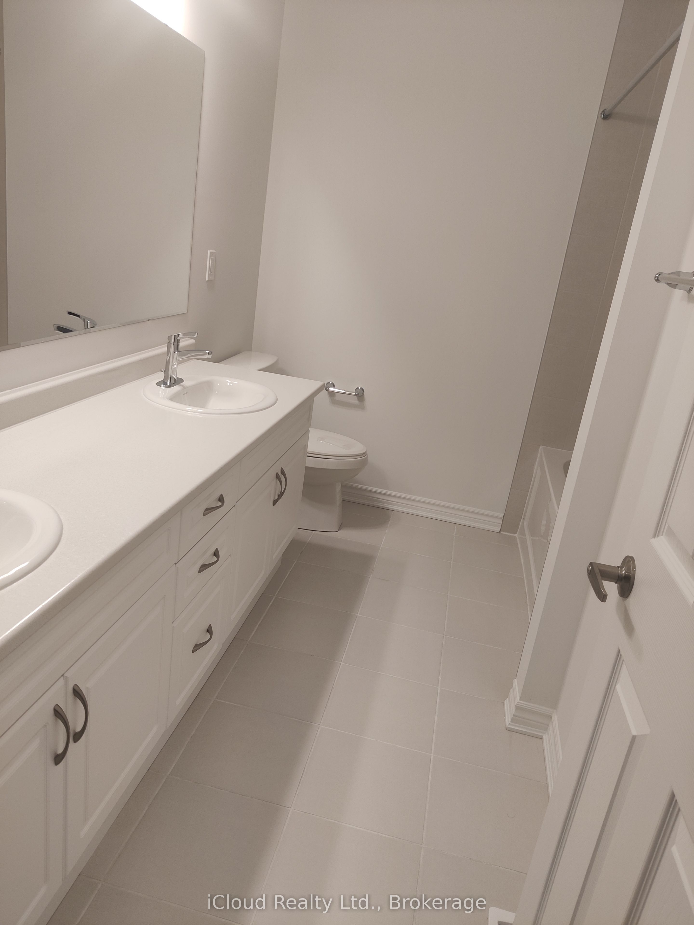 26 Milt Schmidt Street Property Photo 10