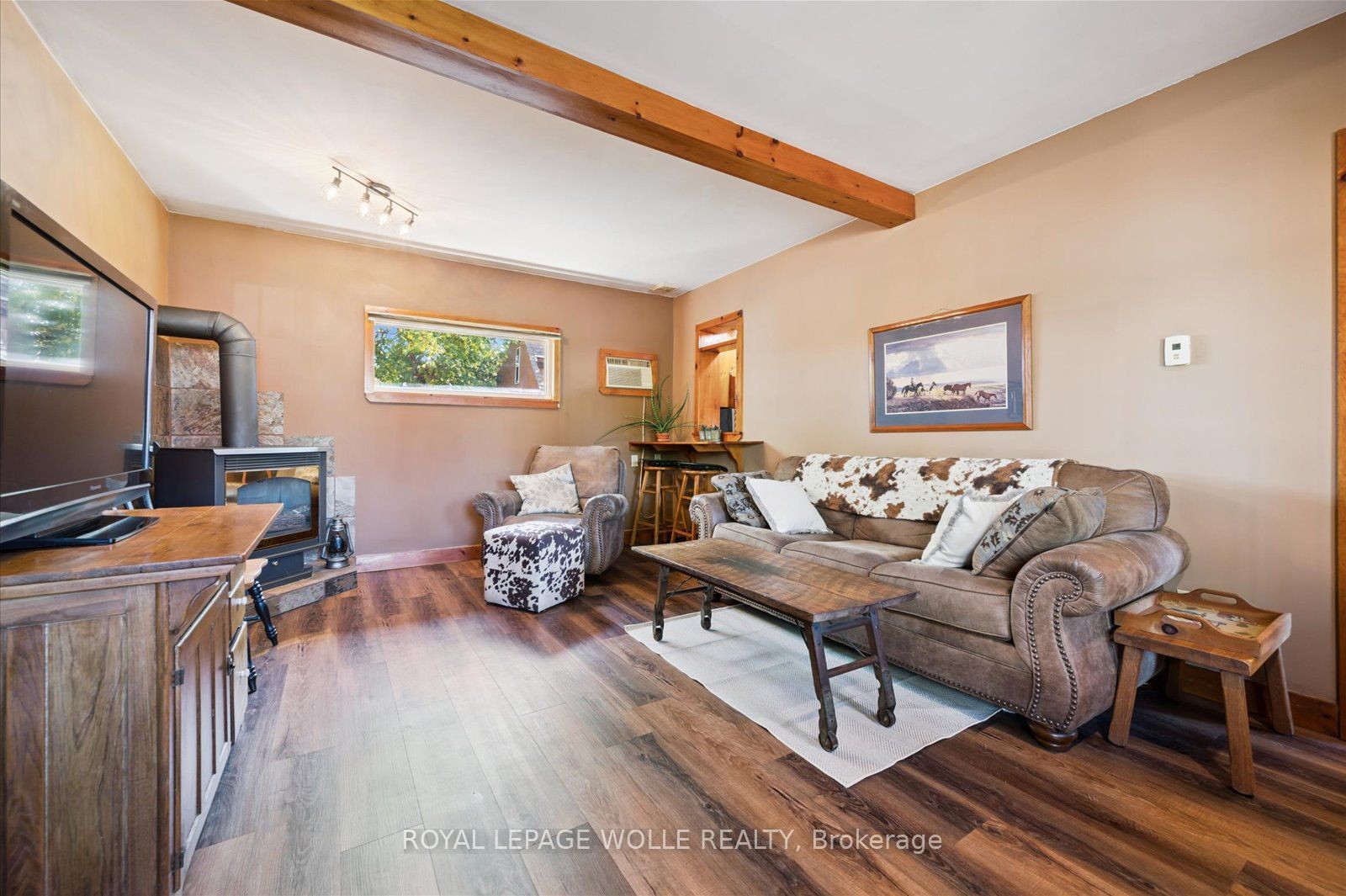 465 Karn Street Property Photo 7
