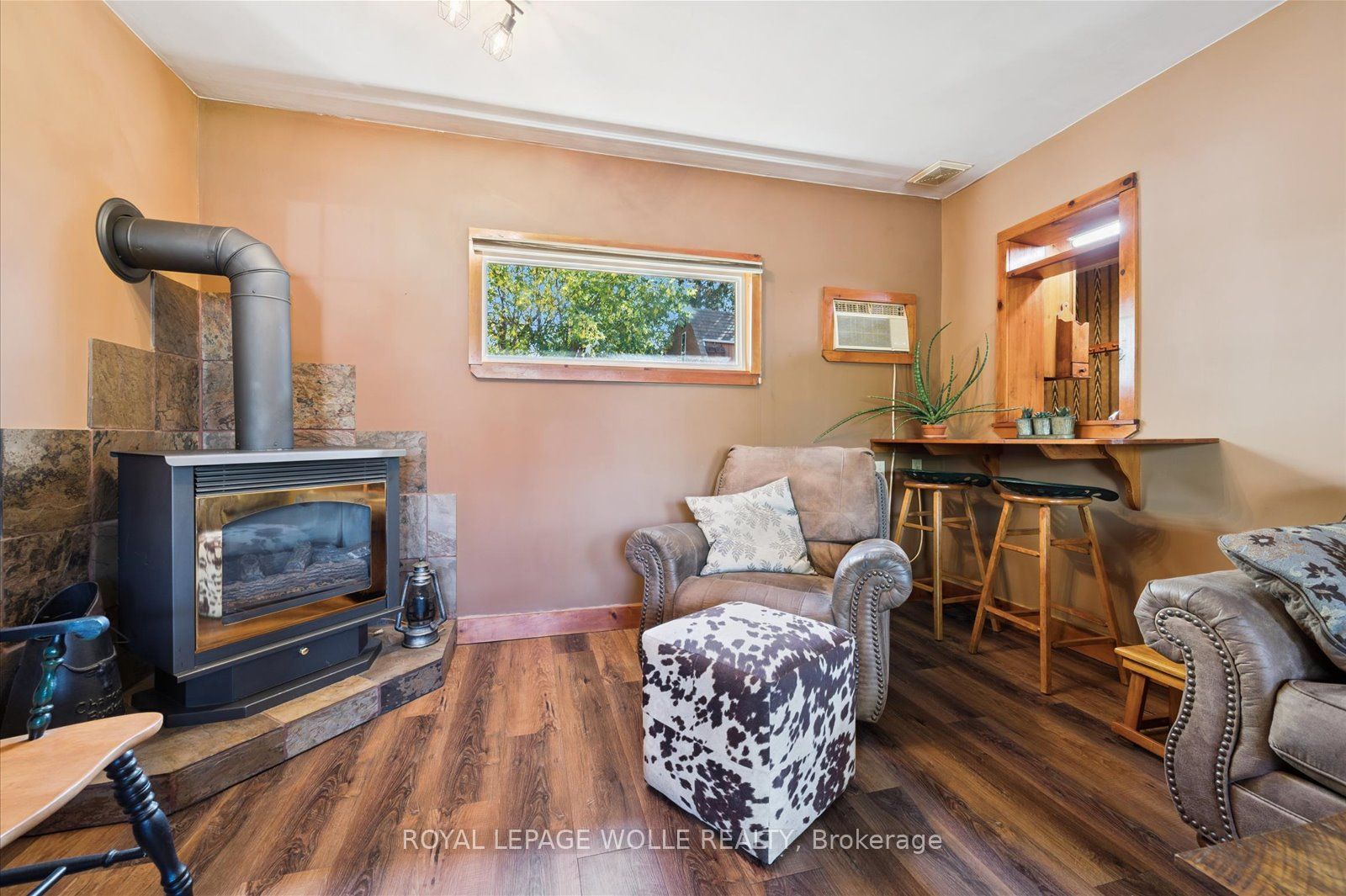 465 Karn Street Property Photo 8