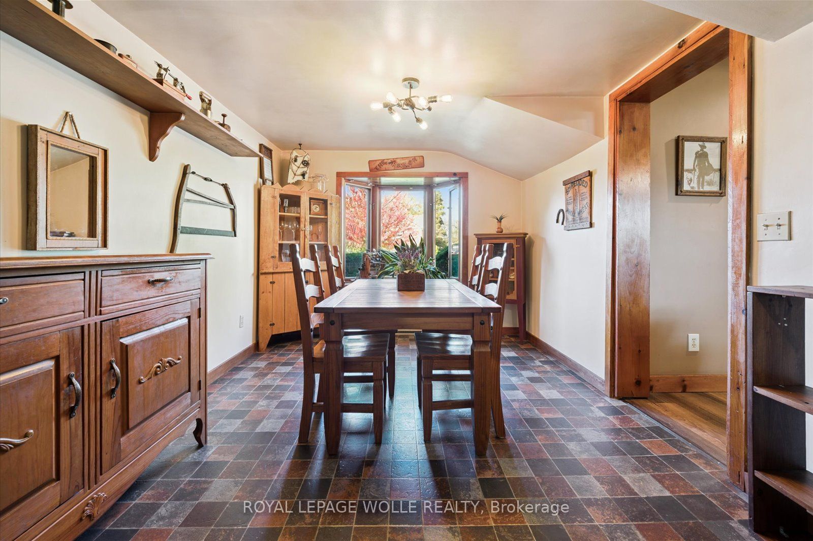 465 Karn Street Property Photo 11