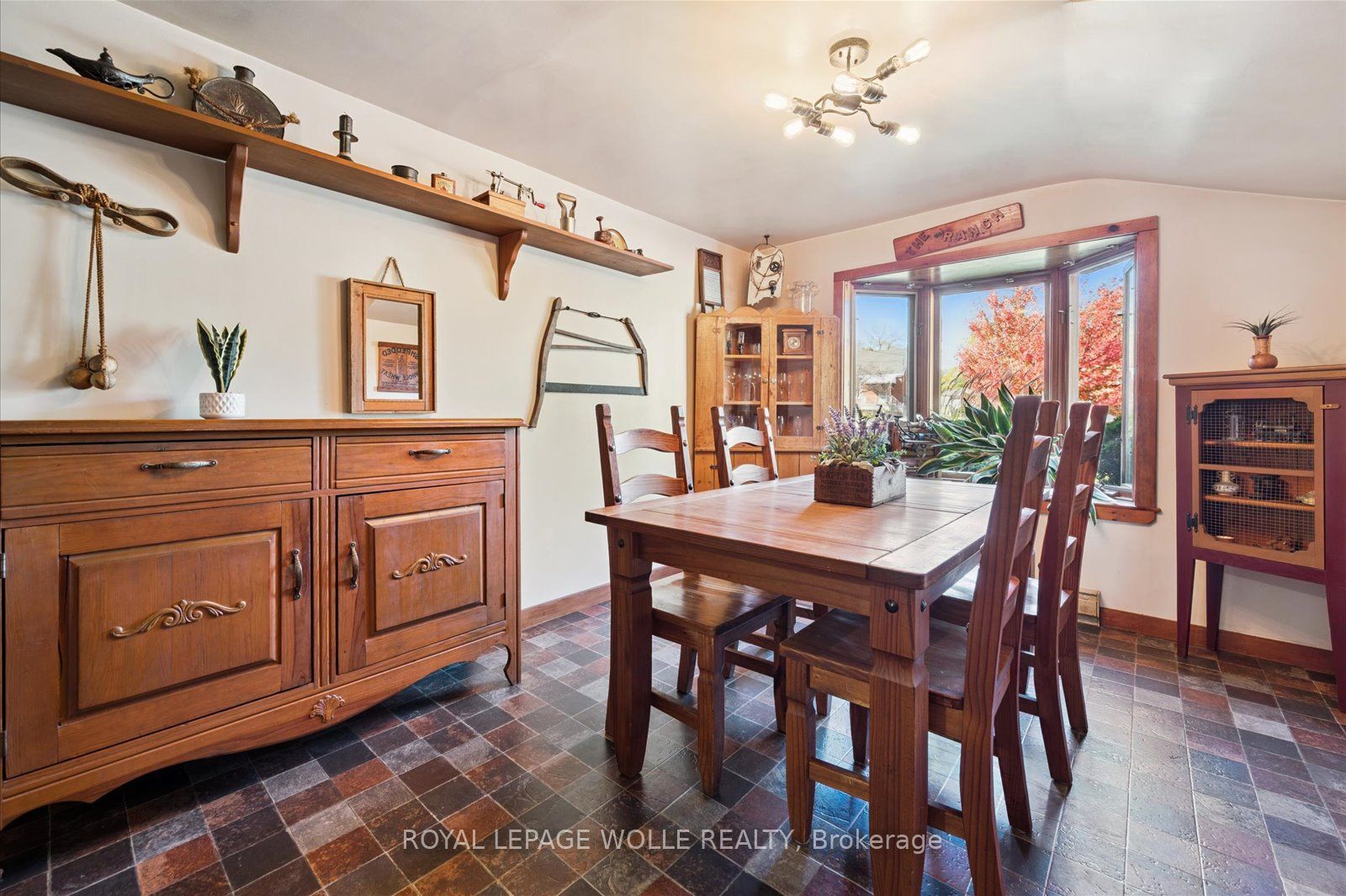 465 Karn Street Property Photo 12