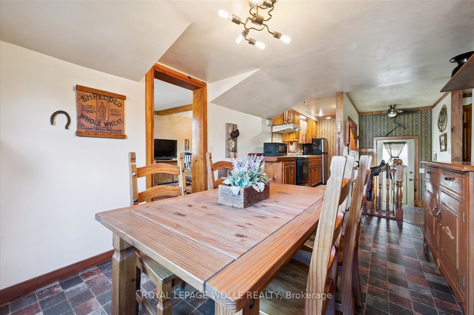465 Karn Street Property Photo 13