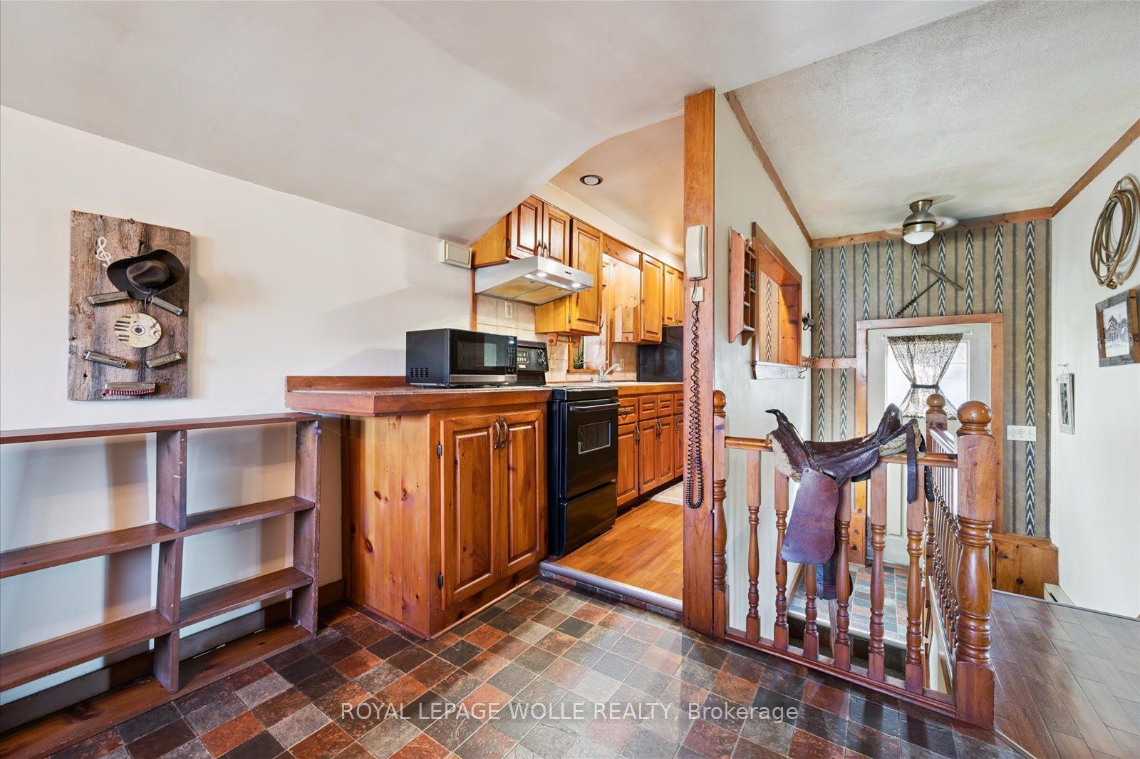 465 Karn Street Property Photo 14