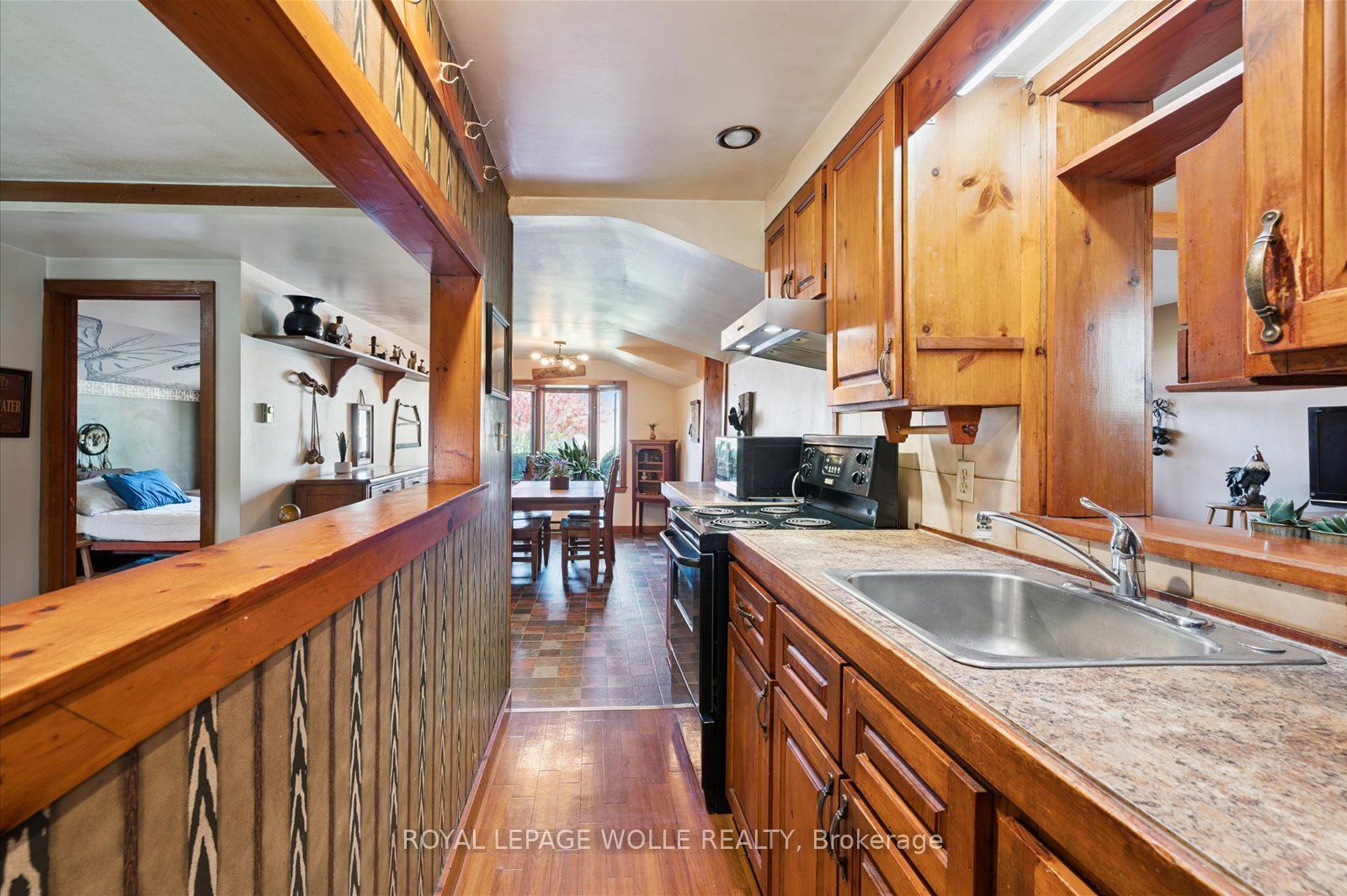 465 Karn Street Property Photo 16