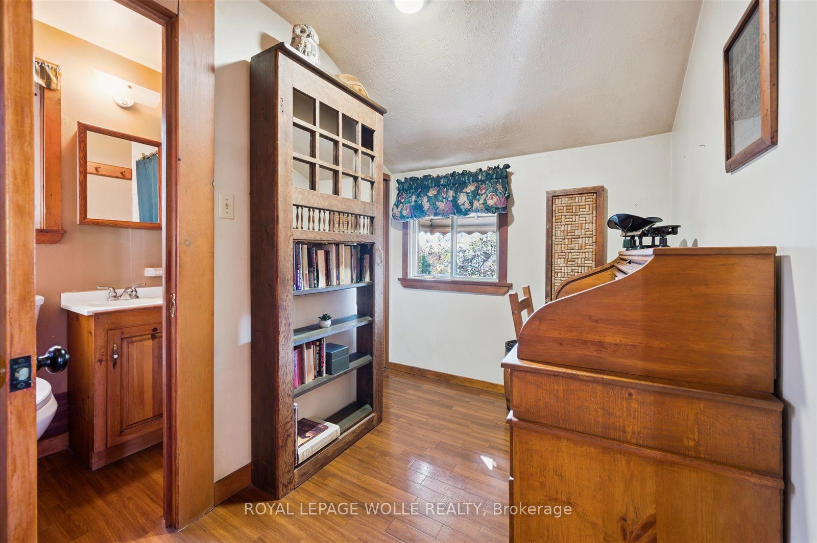 465 Karn Street Property Photo 17