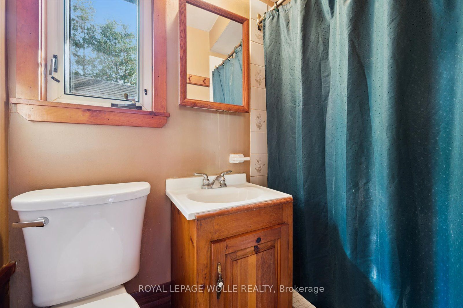 465 Karn Street Property Photo 18