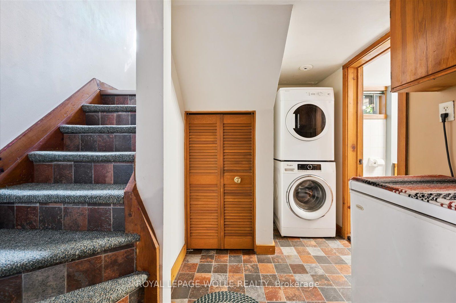 465 Karn Street Property Photo 22