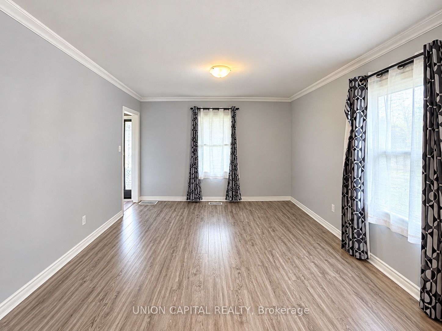 35 Normanhurst Avenue Property Photo 2