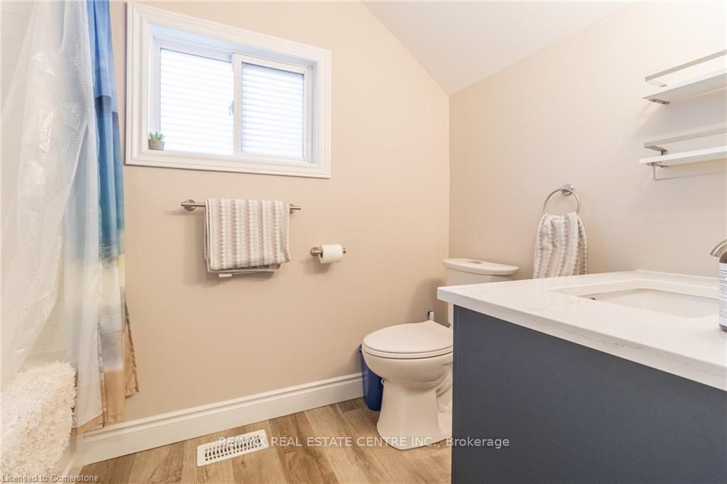 11 Dietrich Crescent Property Photo 15