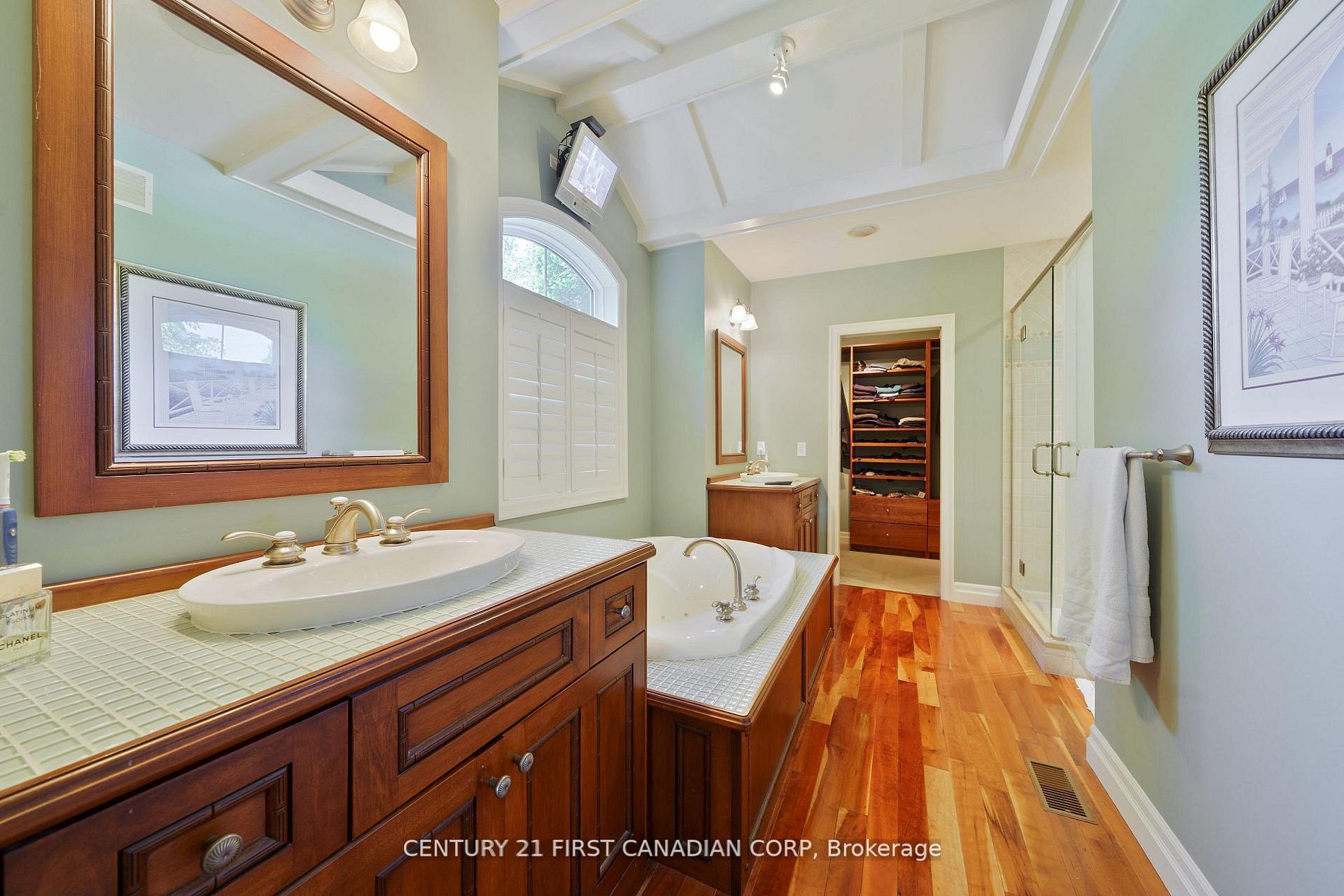 2091 Valleyrun Boulevard Property Photo 8