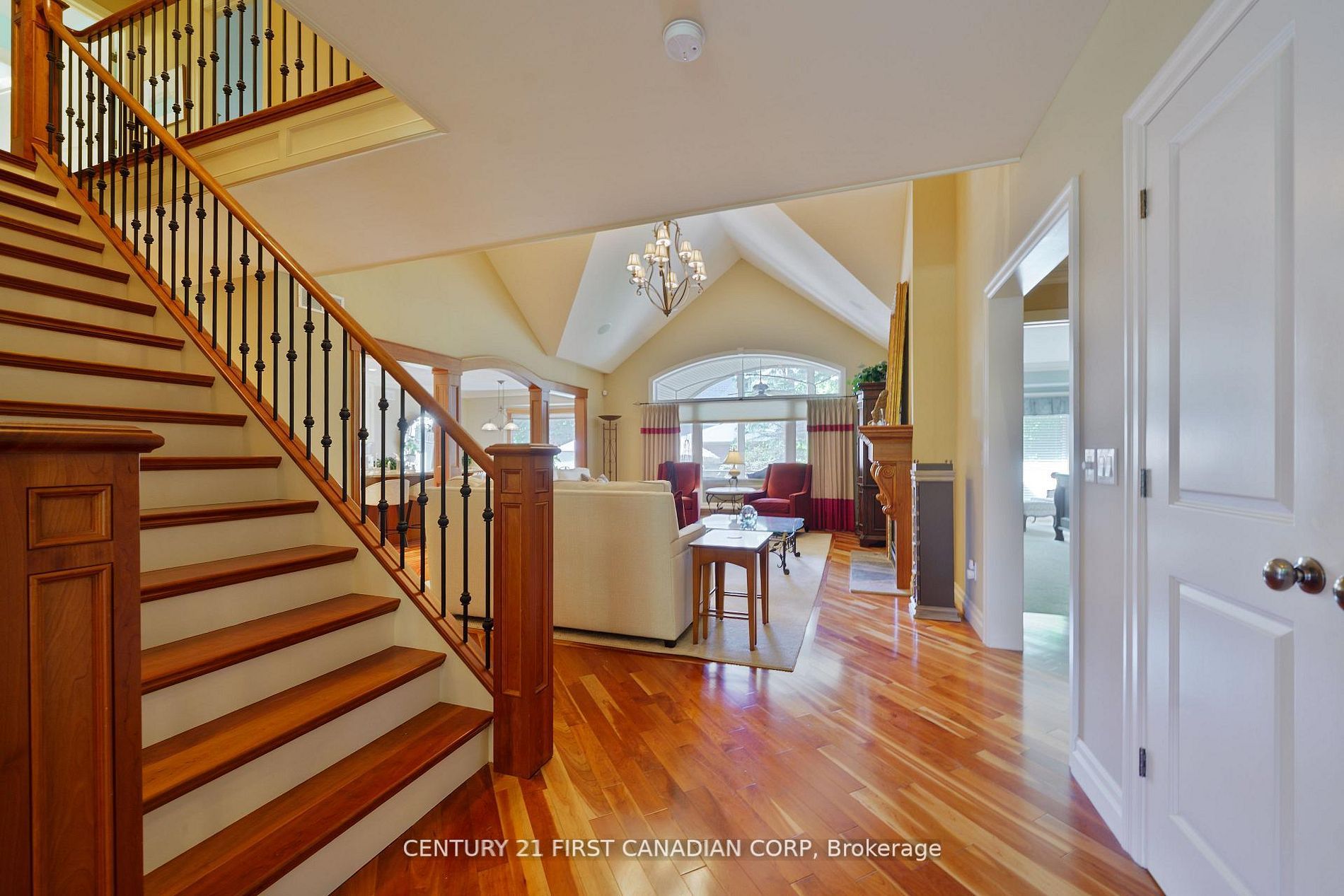 2091 Valleyrun Boulevard Property Photo 10