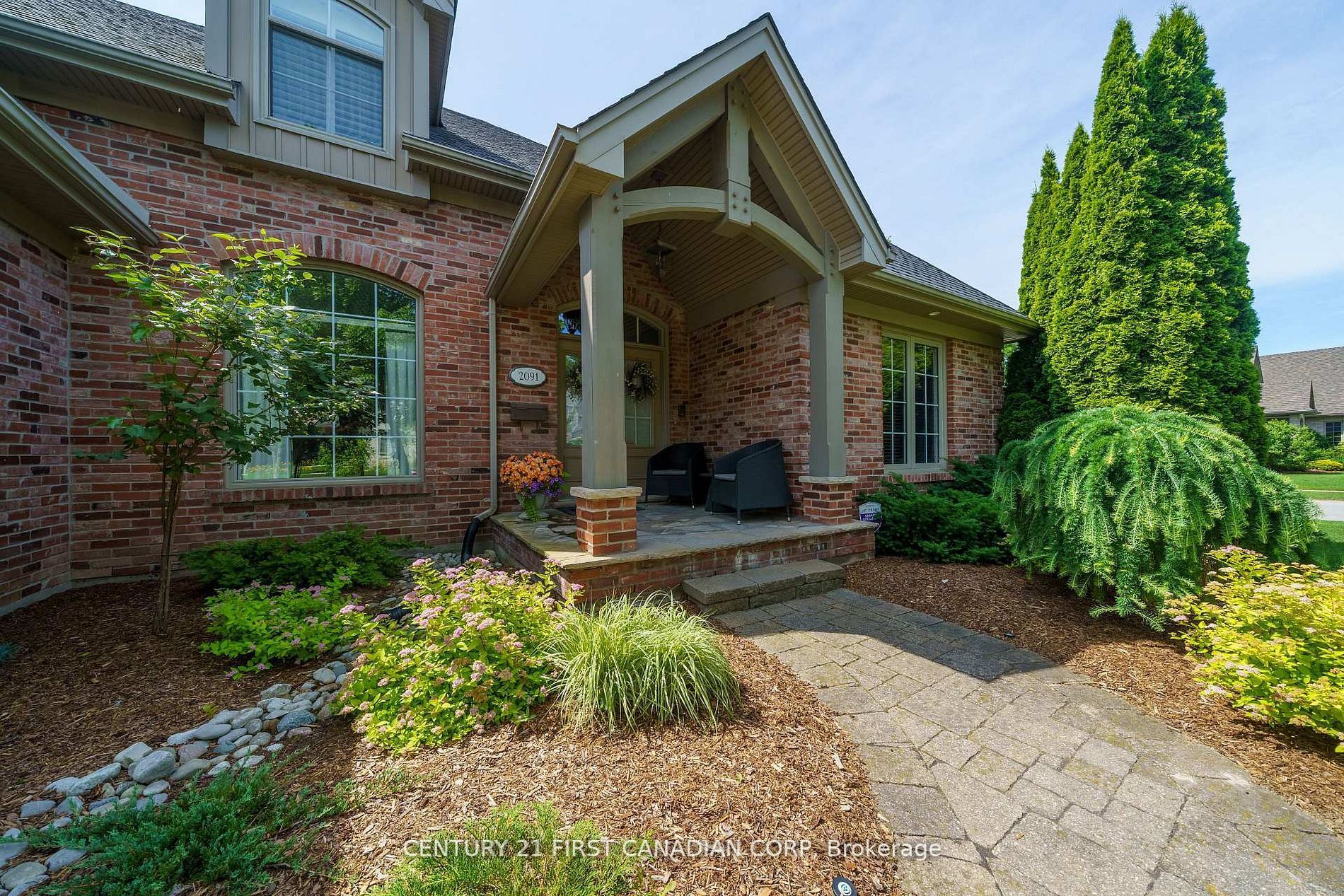 2091 Valleyrun Boulevard Property Photo 14