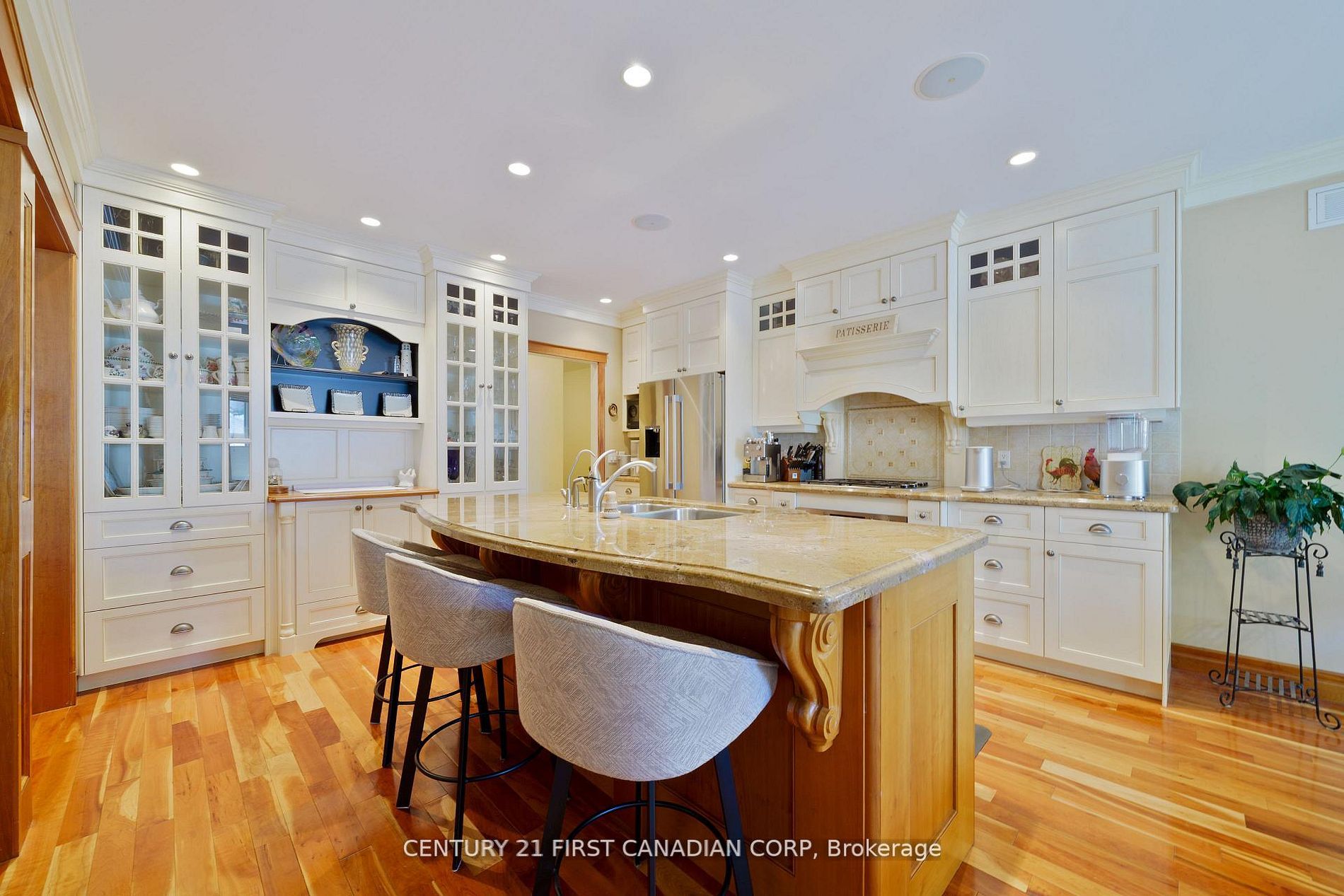 2091 Valleyrun Boulevard Property Photo 15