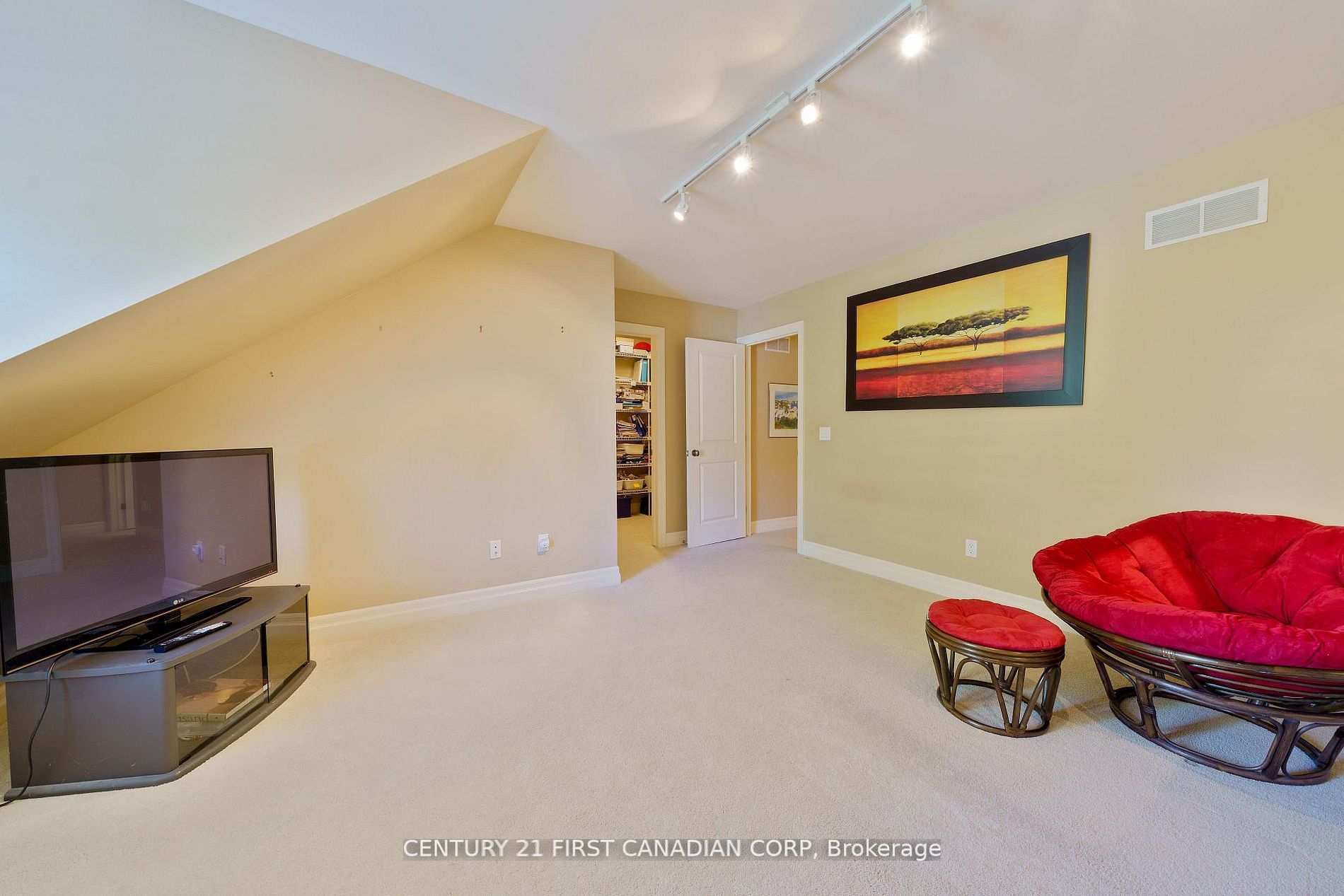 2091 Valleyrun Boulevard Property Photo 27