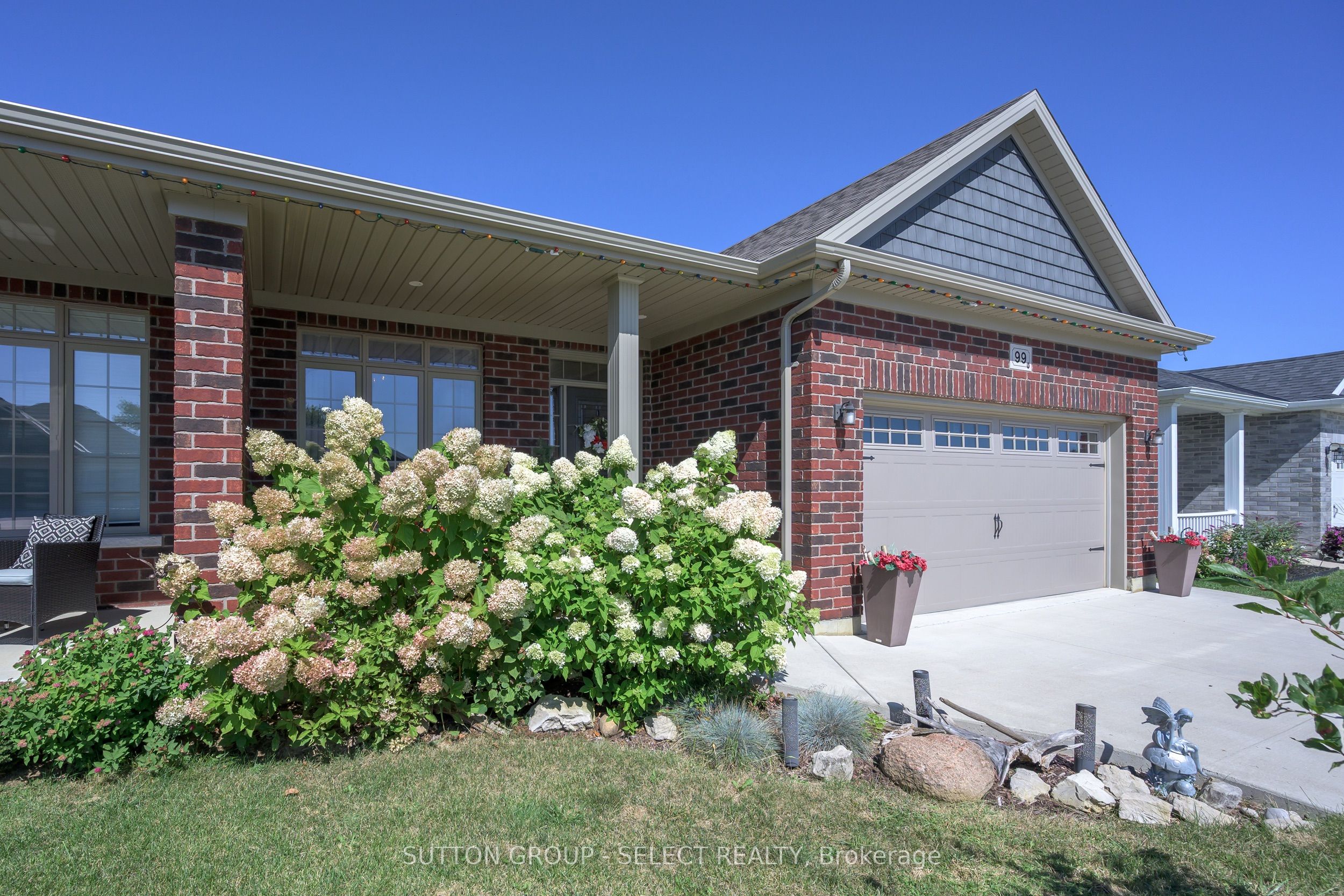 99 Lanz Boulevard Property Photo 2