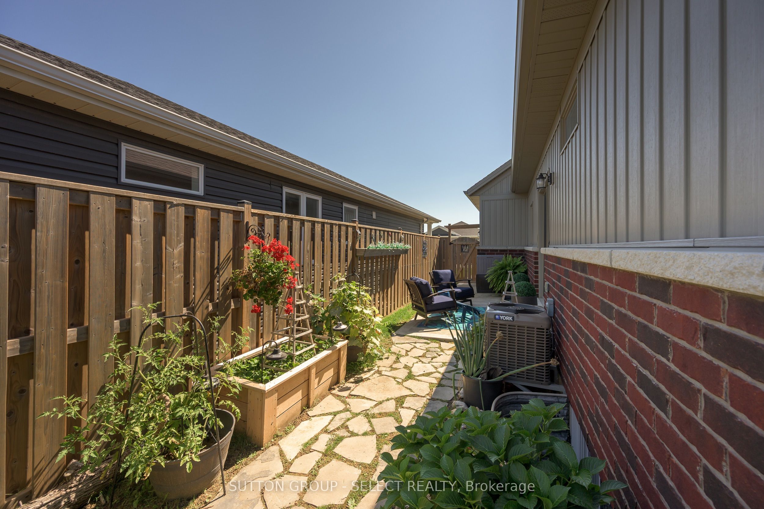 99 Lanz Boulevard Property Photo 5