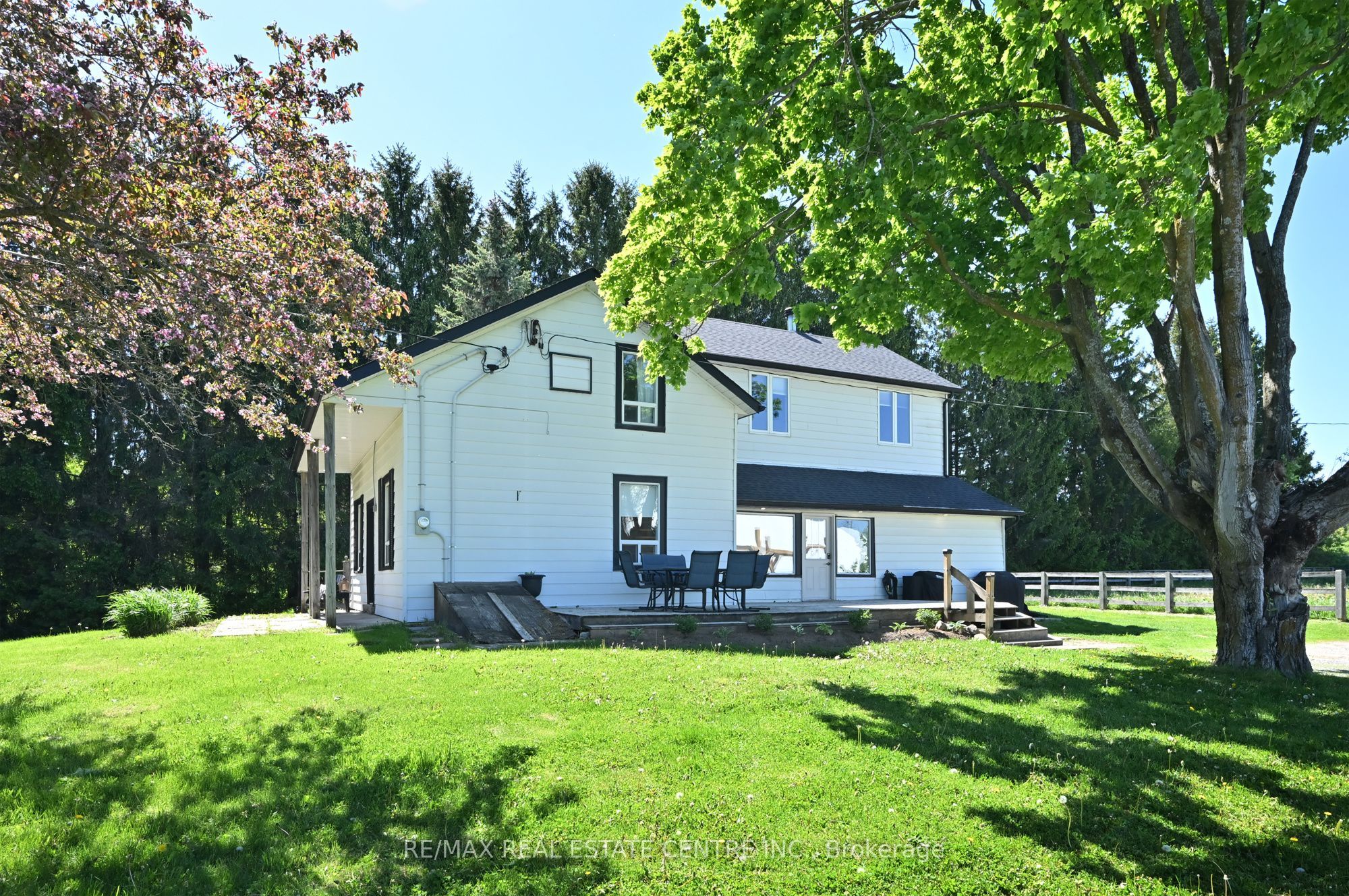 347157 Mono Centre Road Property Photo 3