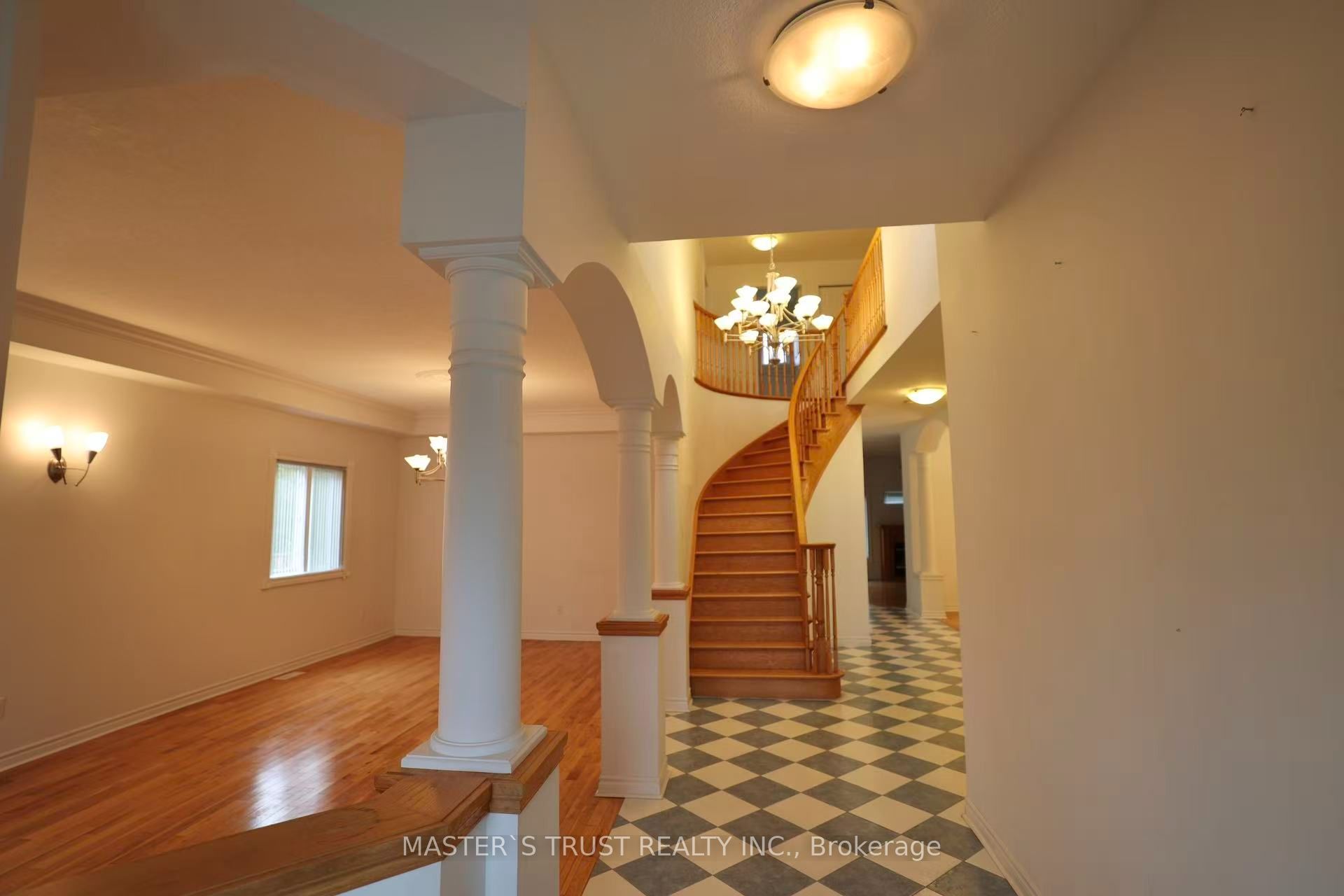 7 Westra Drive Property Photo 3