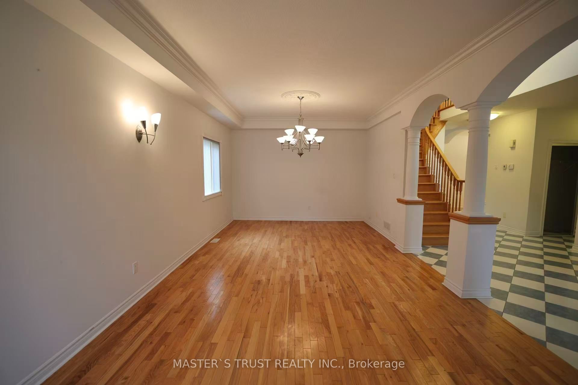 7 Westra Drive Property Photo 4