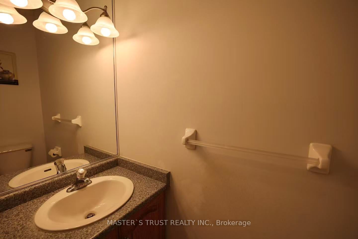 7 Westra Drive Property Photo 6