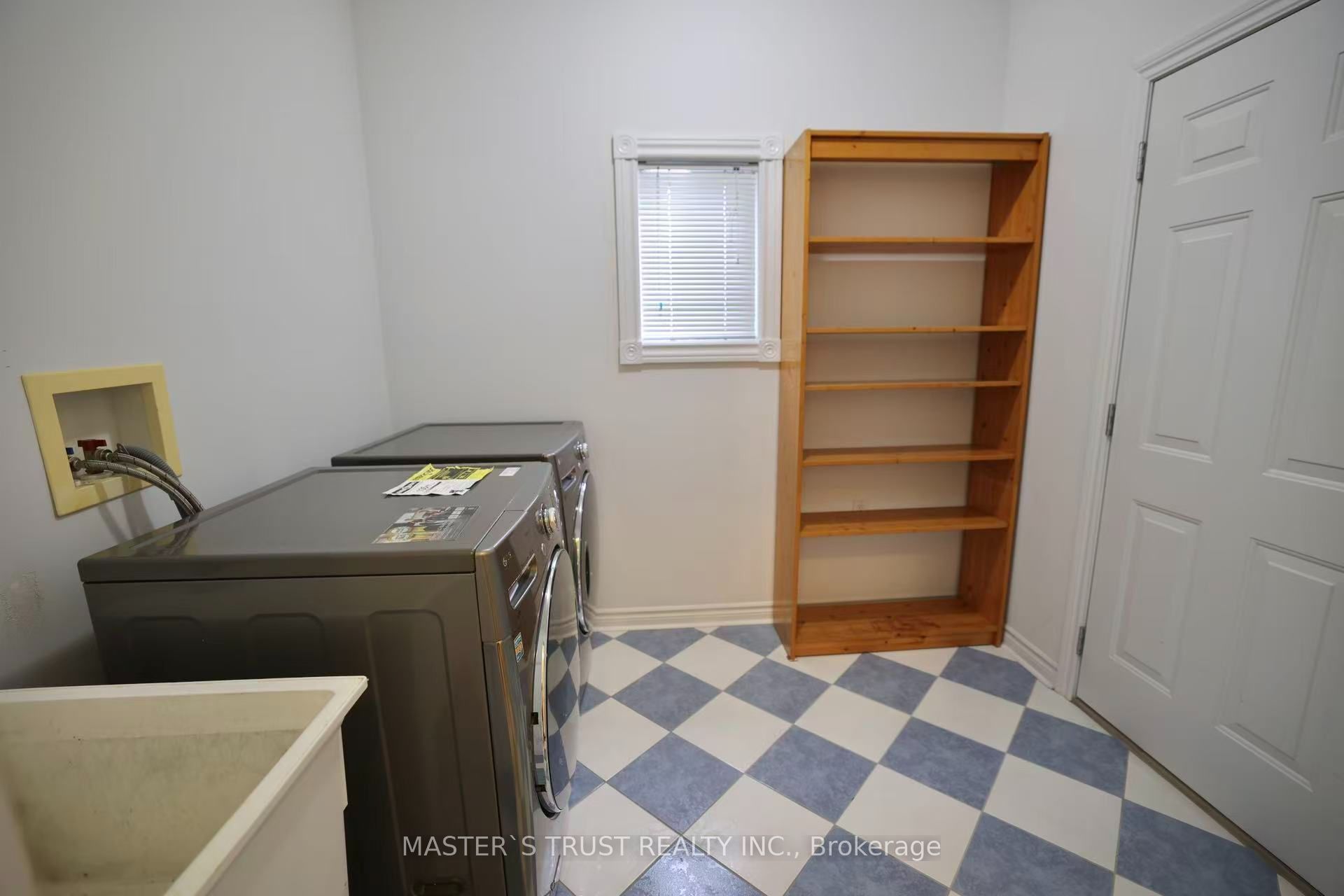 7 Westra Drive Property Photo 7