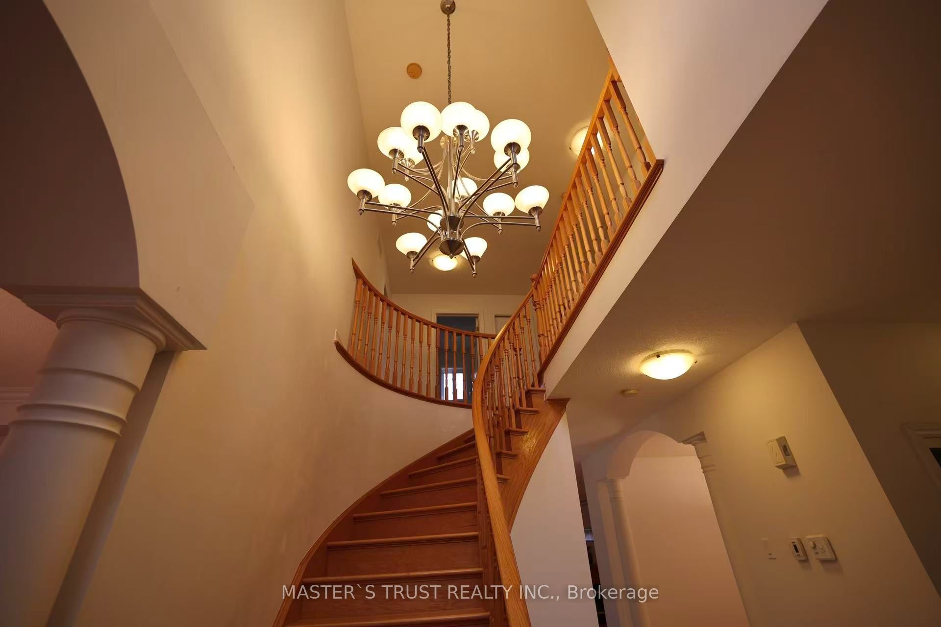 7 Westra Drive Property Photo 8