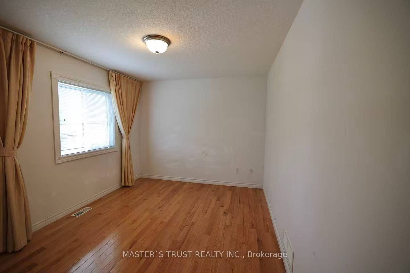 7 Westra Drive Property Photo 21