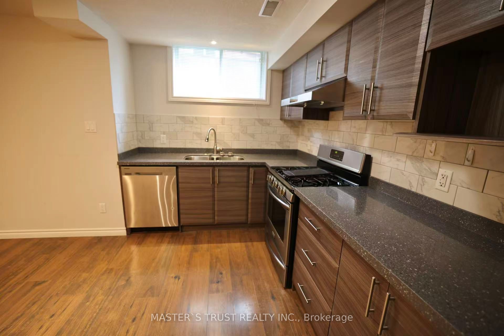 7 Westra Drive Property Photo 25