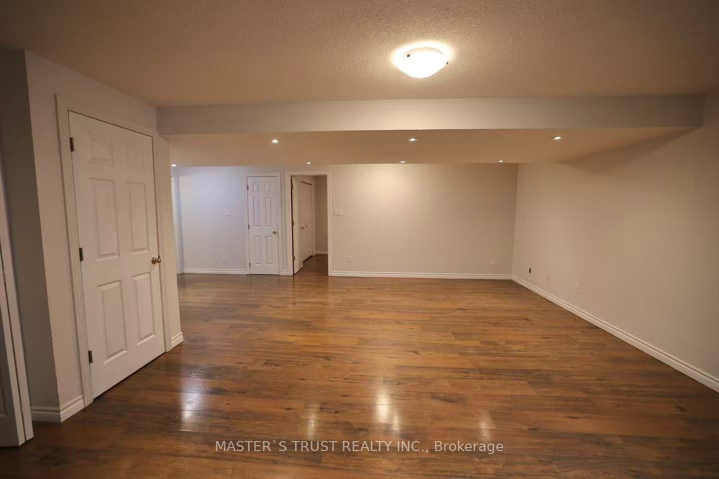 7 Westra Drive Property Photo 27
