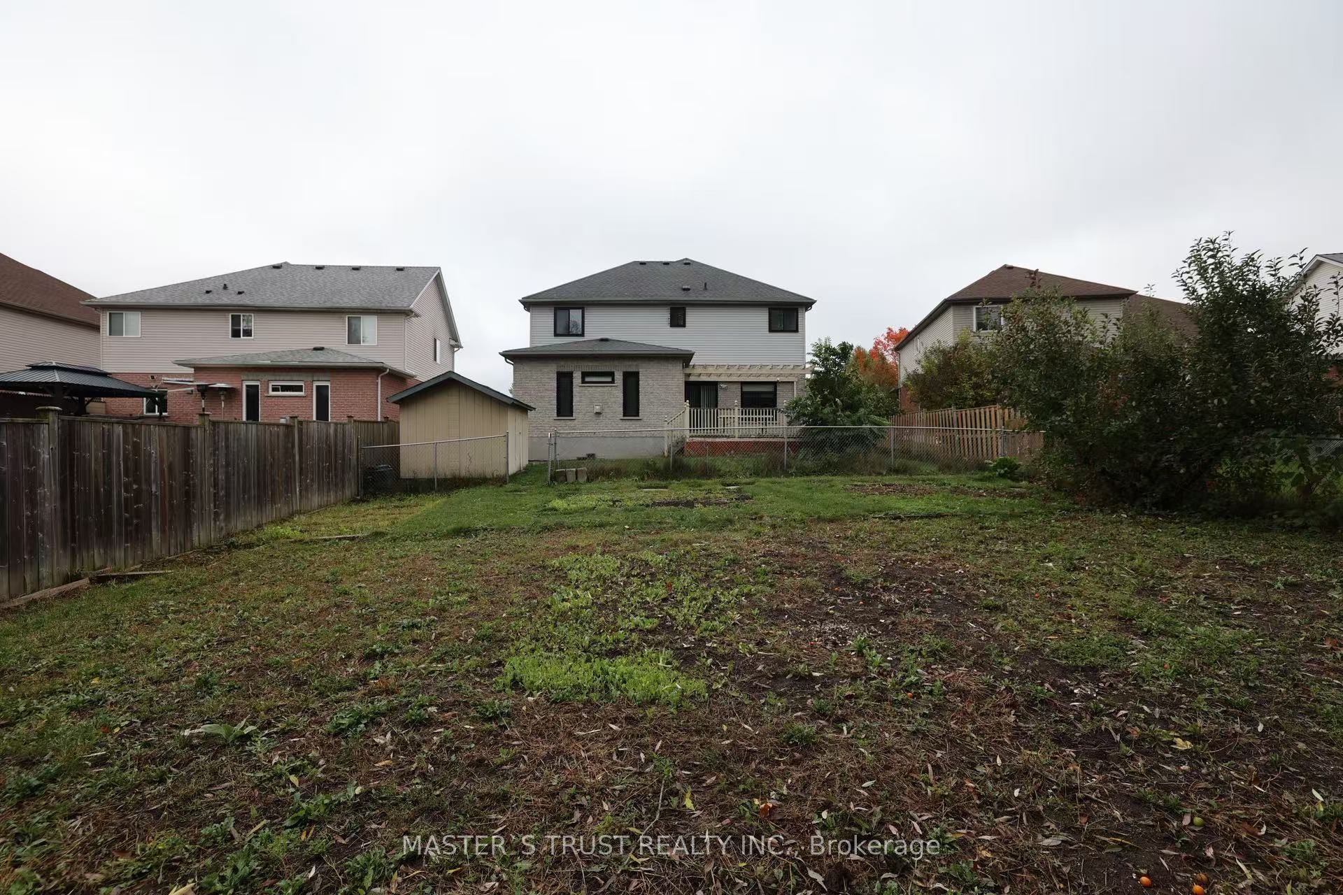 7 Westra Drive Property Photo 32