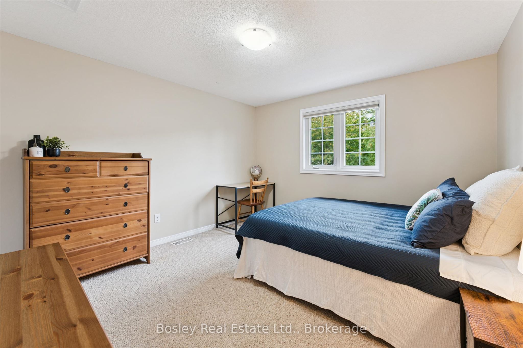 8 Walker Way Property Photo 15