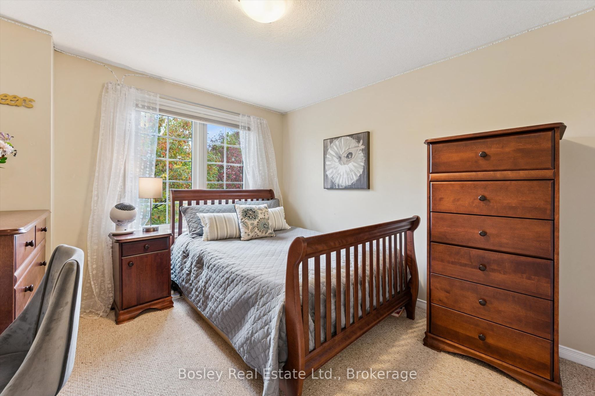 8 Walker Way Property Photo 16