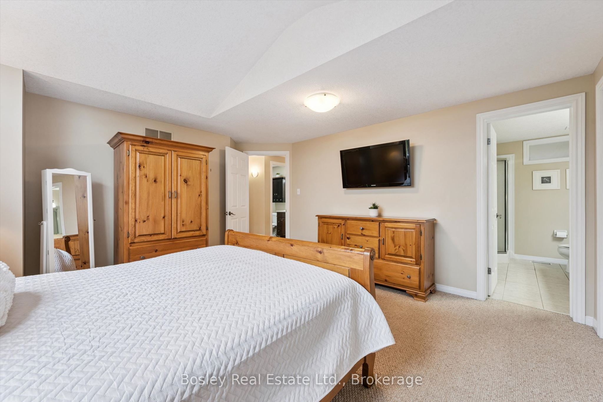 8 Walker Way Property Photo 21
