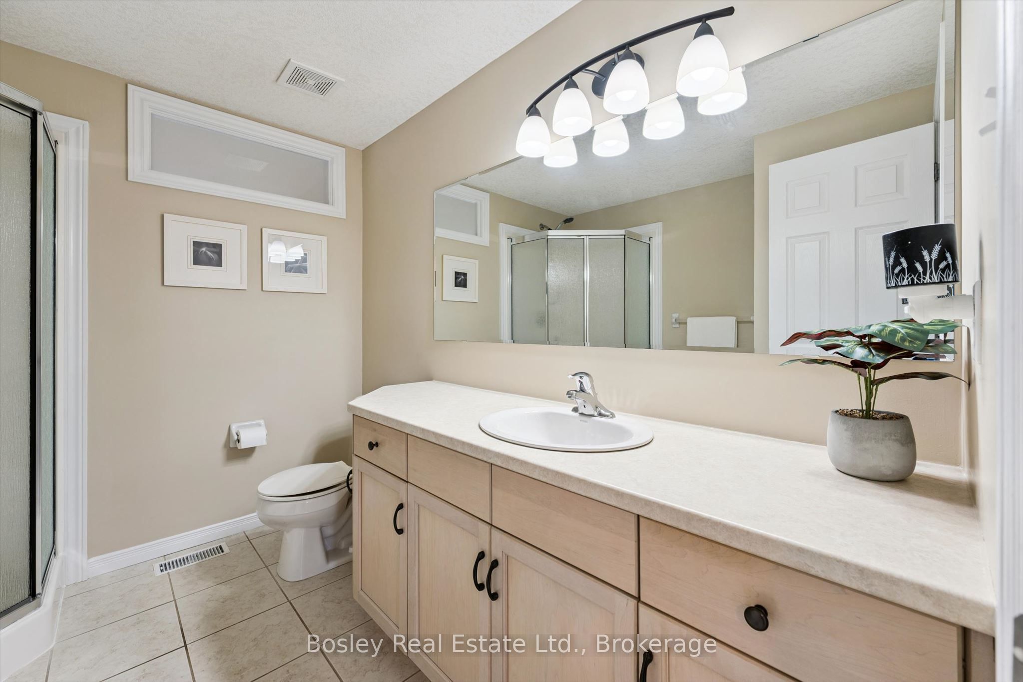 8 Walker Way Property Photo 22