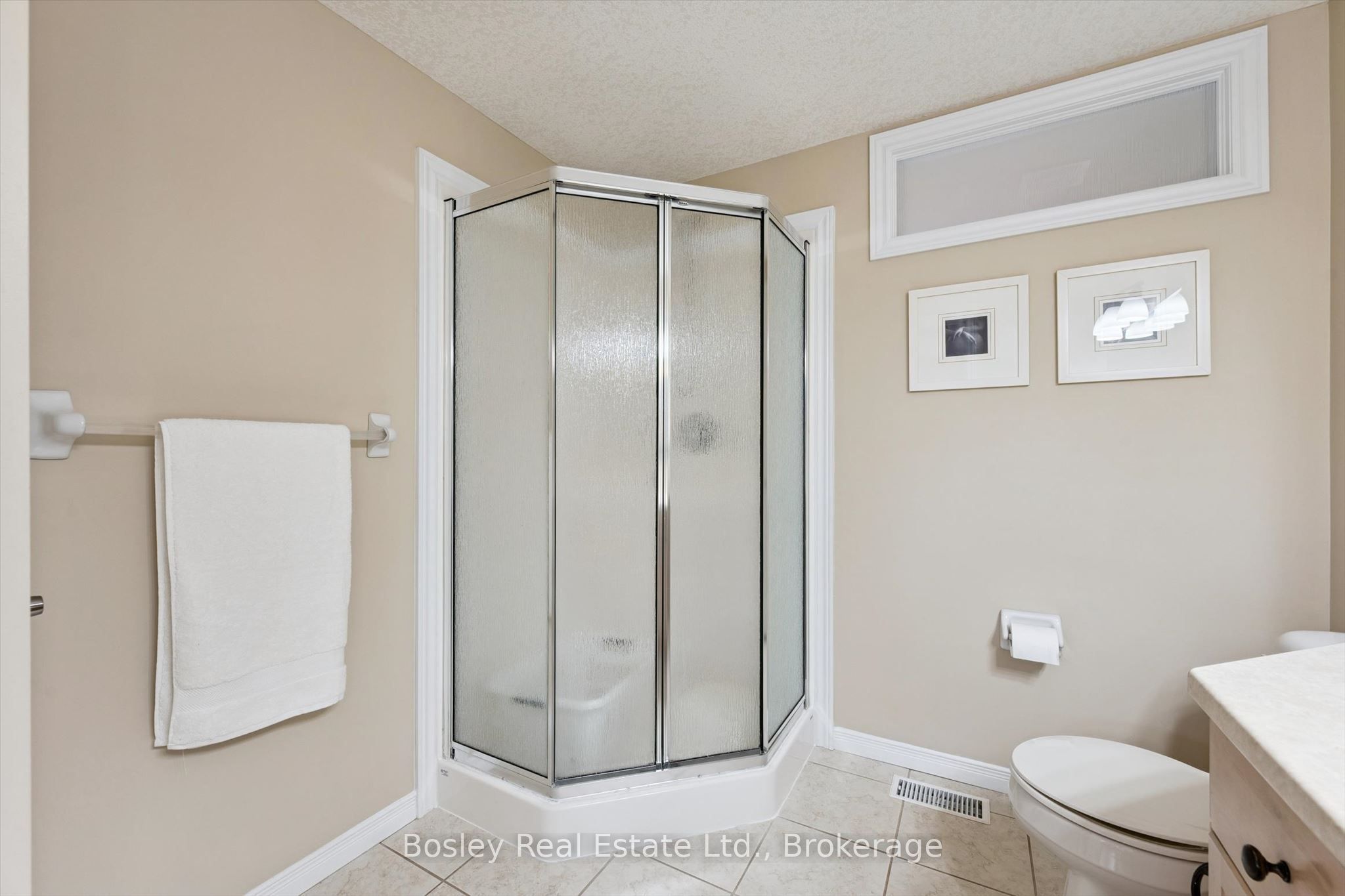8 Walker Way Property Photo 23