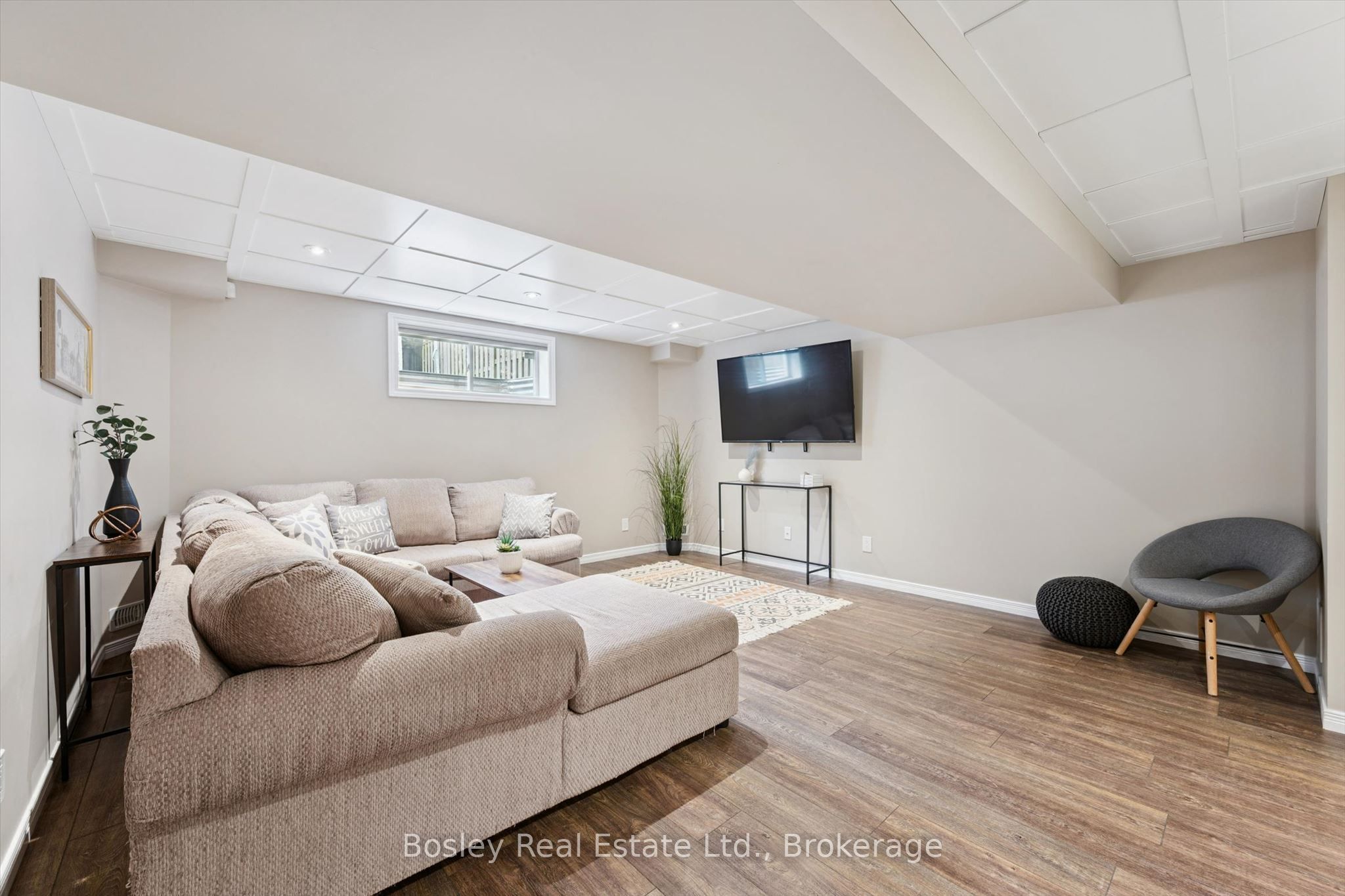 8 Walker Way Property Photo 24