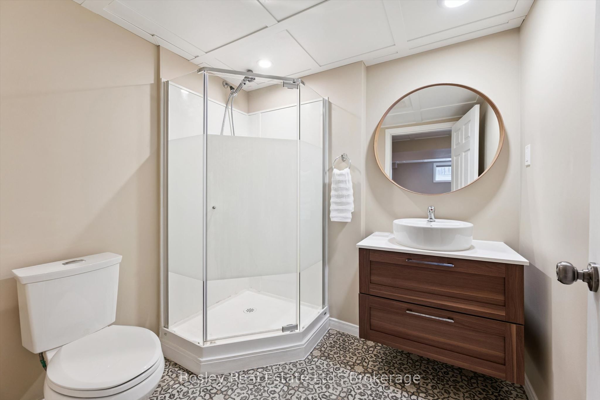 8 Walker Way Property Photo 28