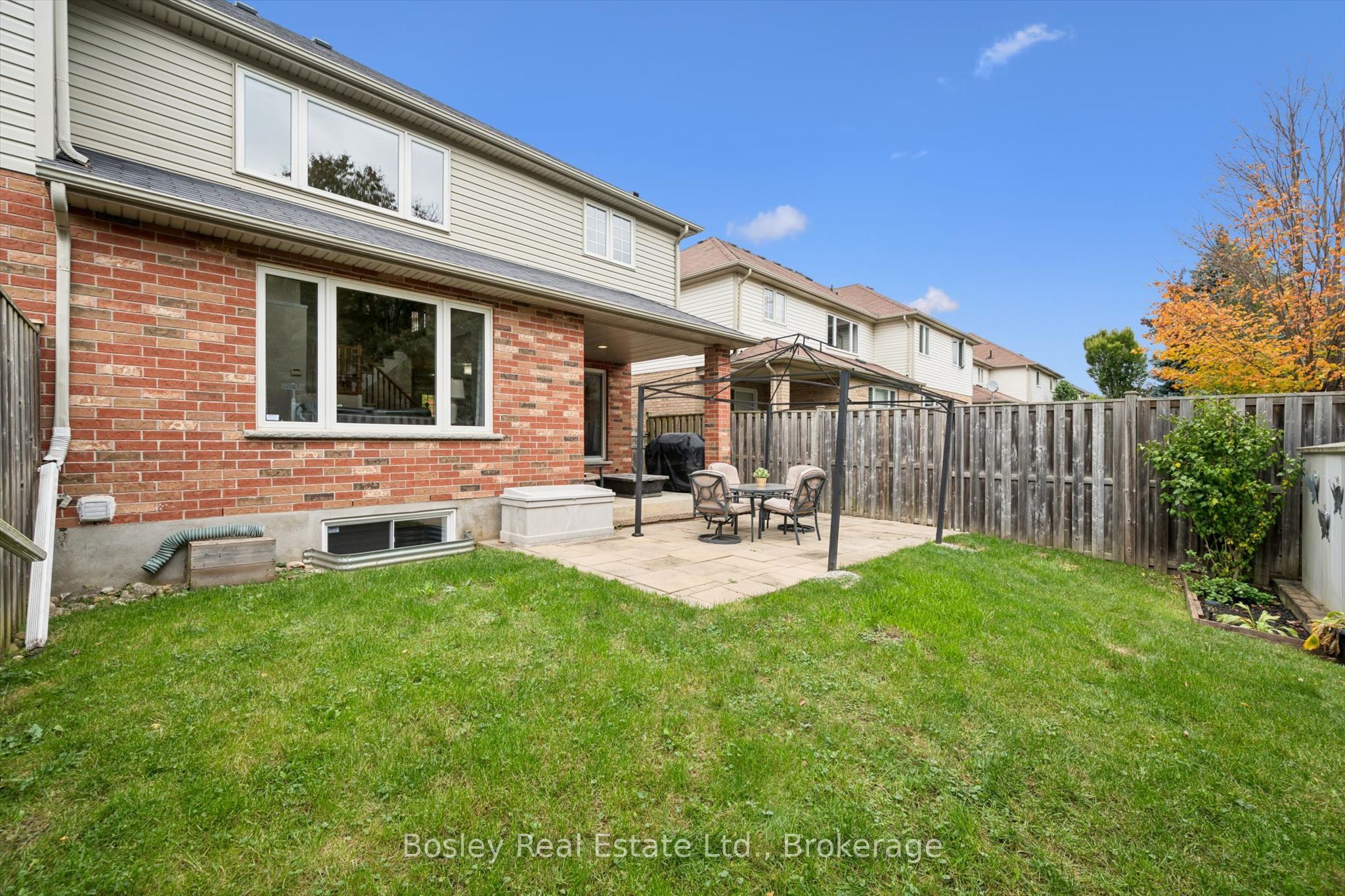 8 Walker Way Property Photo 32